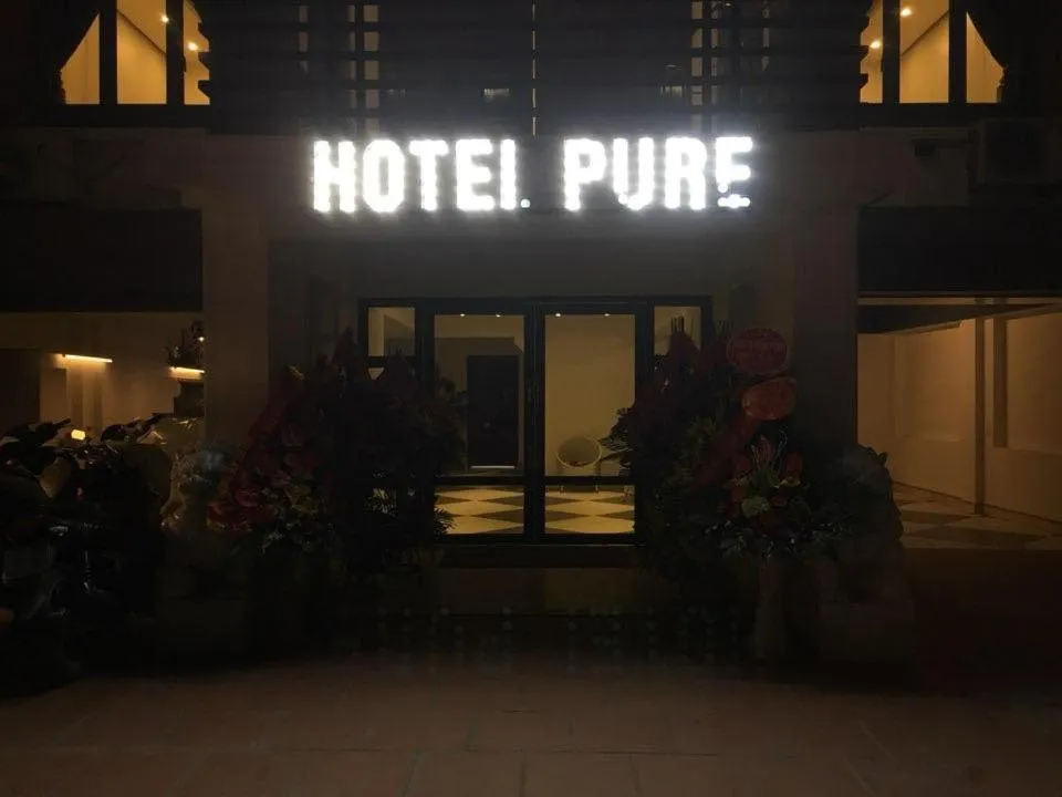 Hotel Pure