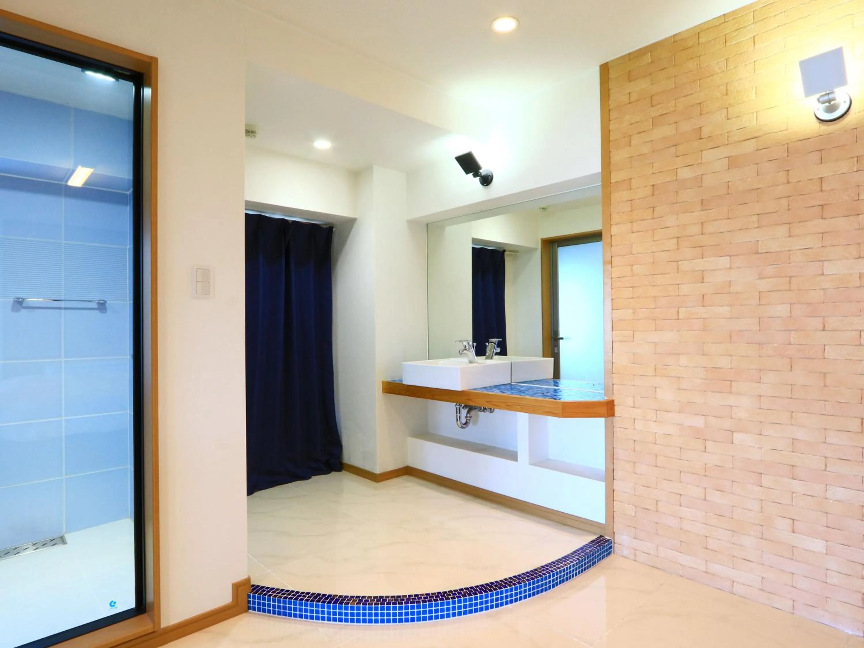 Photo of the whole room in Mujuan