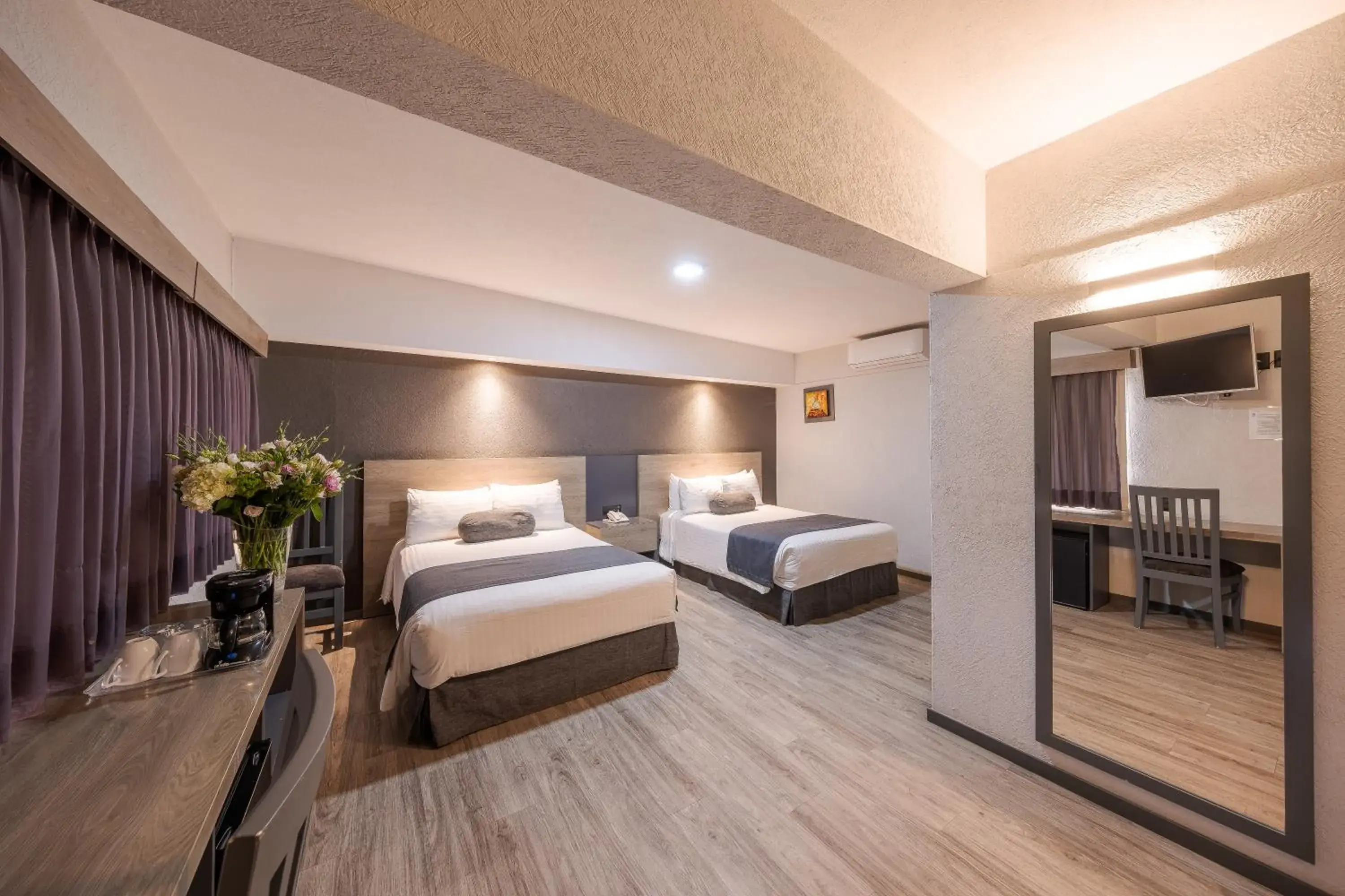 Photo of the whole room, Bed in Hotel Malibu Photo of the whole room, Bed in Hotel Malibu