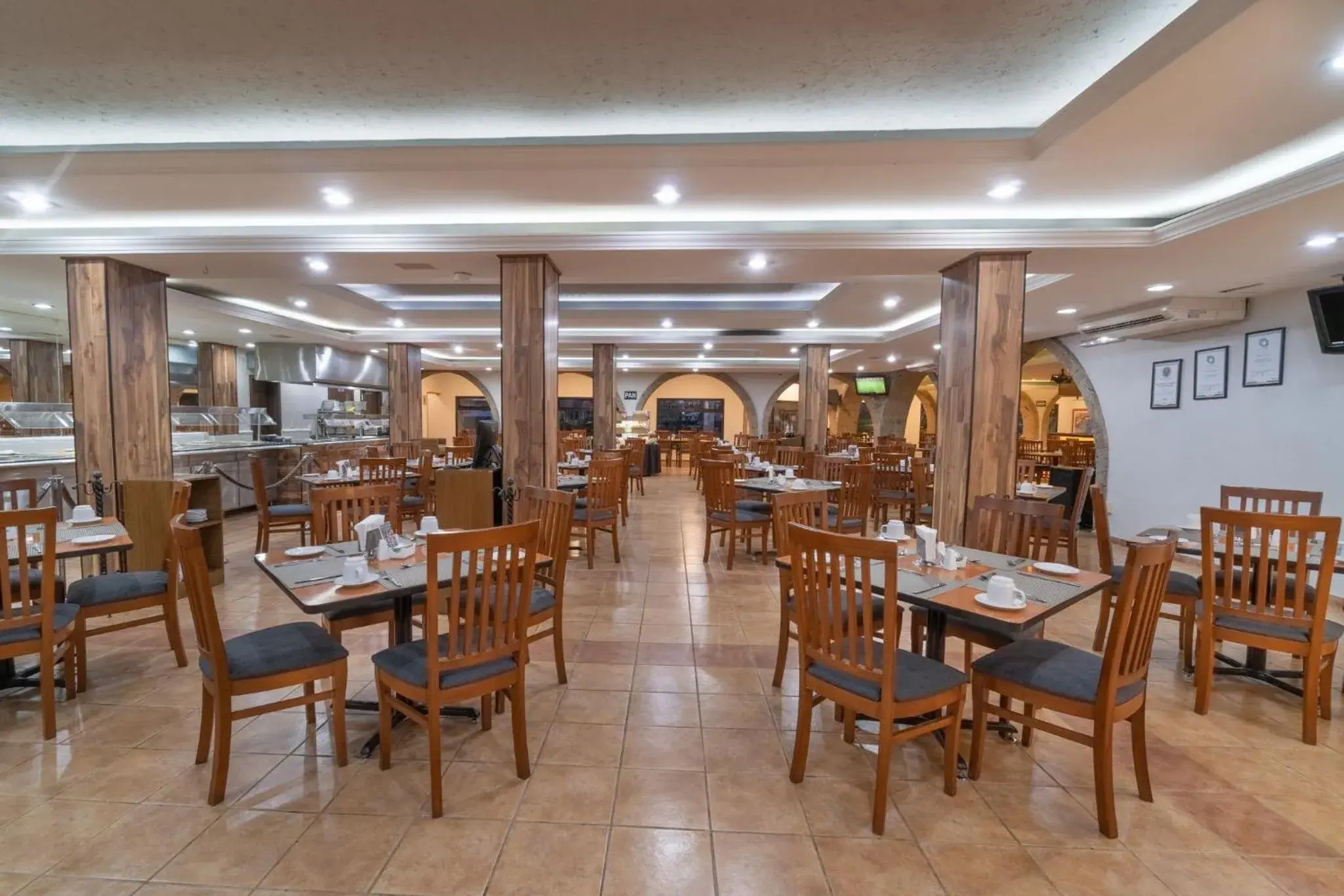 Restaurant/places to eat in Hotel Malibu Restaurant/places to eat in Hotel Malibu