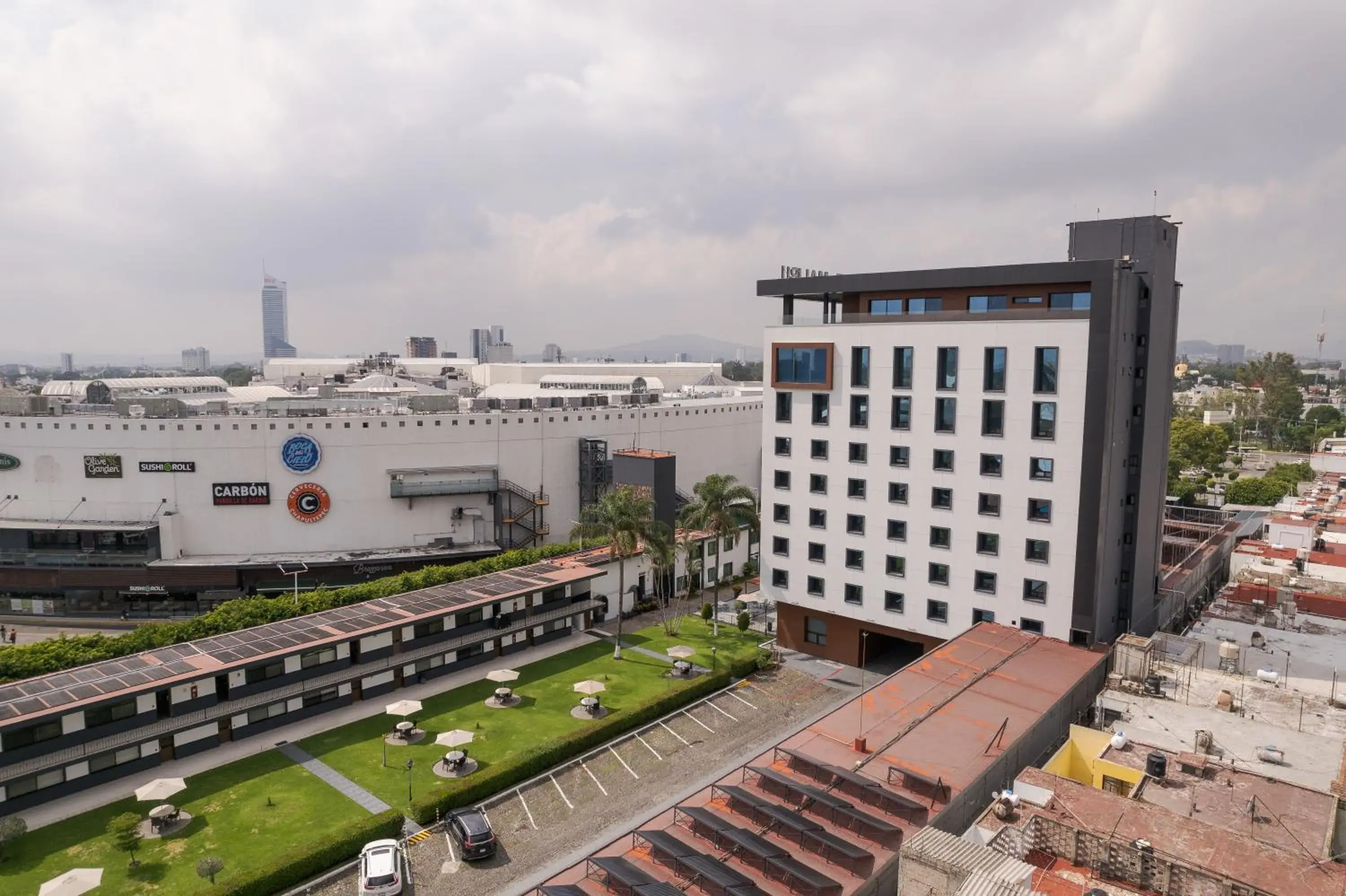 Facade/entrance in Hotel Malibu Facade/entrance in Hotel Malibu