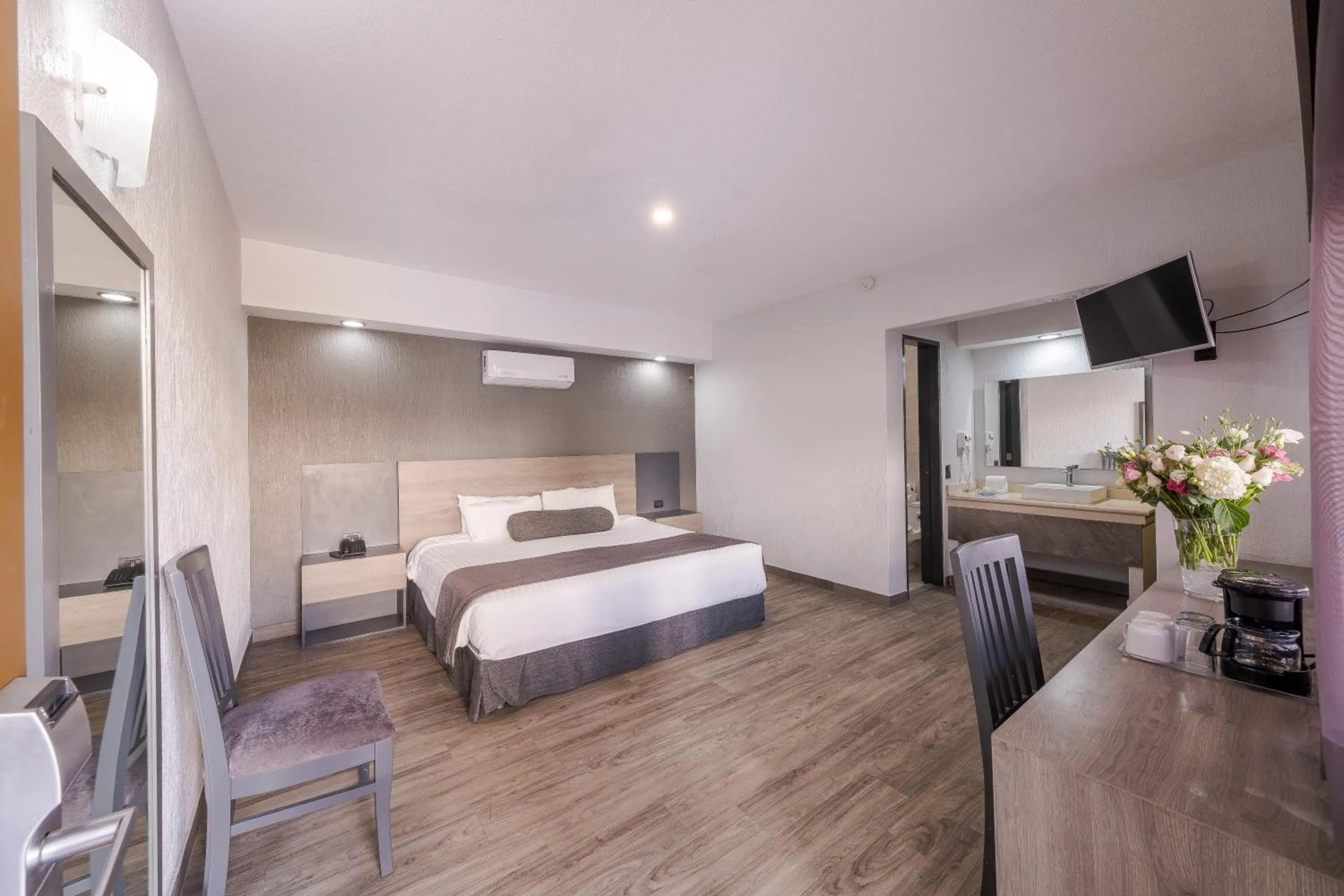 Bedroom, Bed in Hotel Malibu