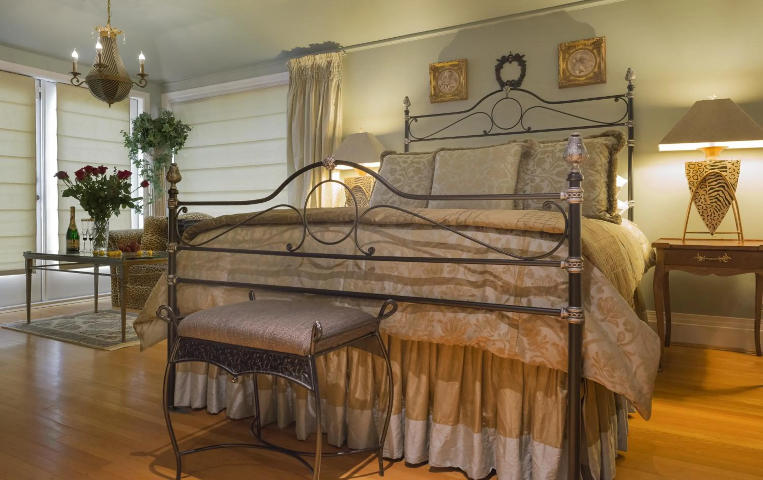 Bed in Crystal's View Bed & Breakfast