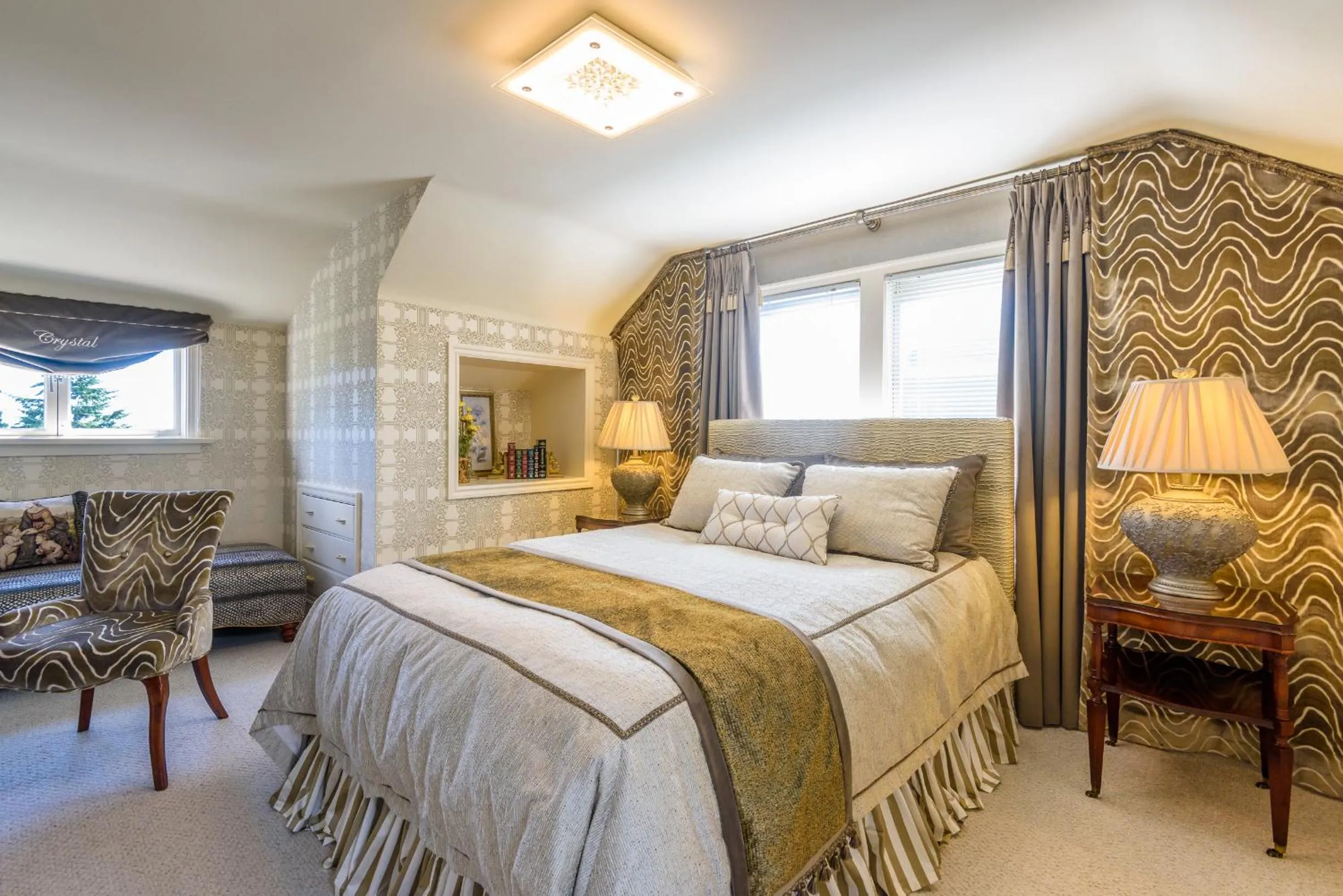 Photo of the whole room, Bed in Crystal's View Bed & Breakfast