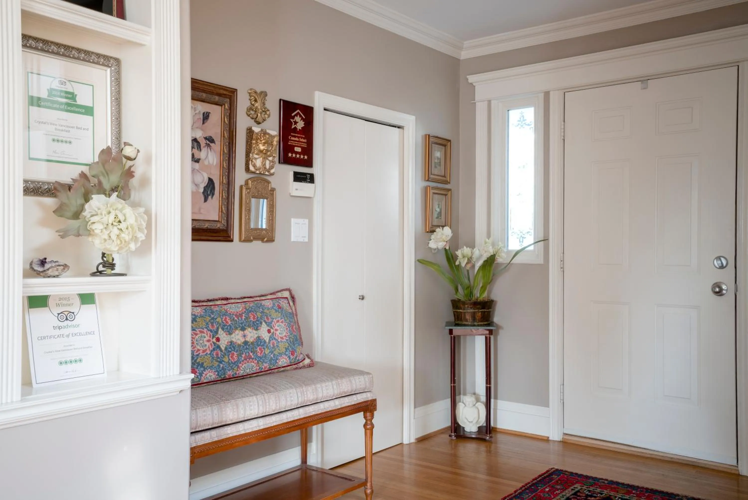 Facade/entrance in Crystal's View Bed & Breakfast