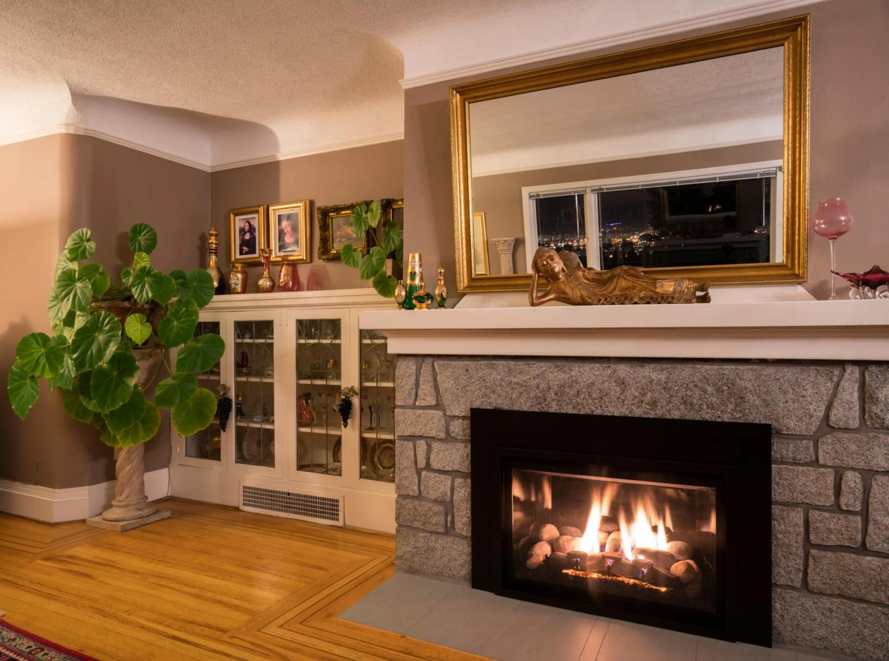 Living room in Crystal's View Bed & Breakfast