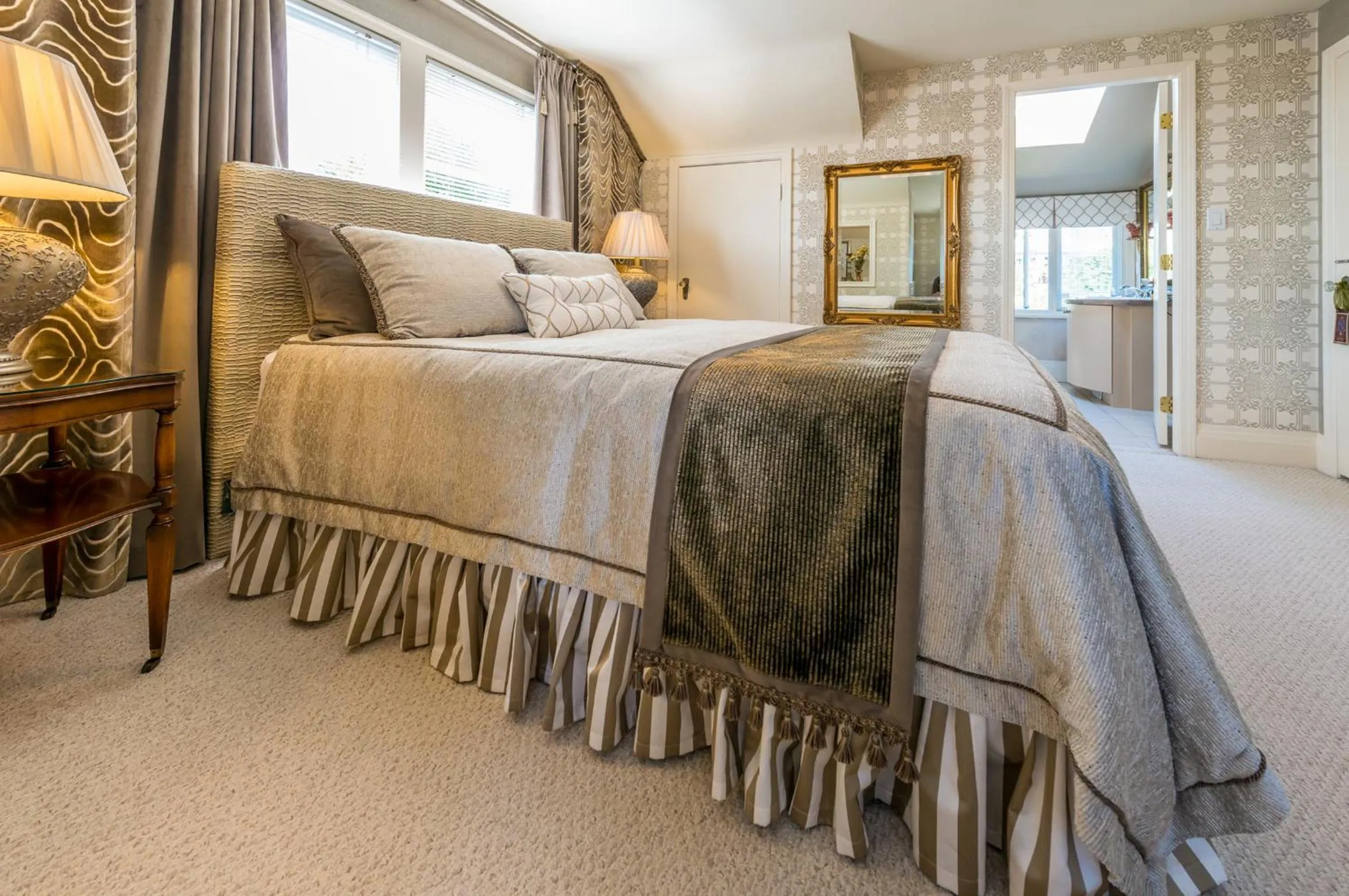 Photo of the whole room, Bed in Crystal's View Bed & Breakfast