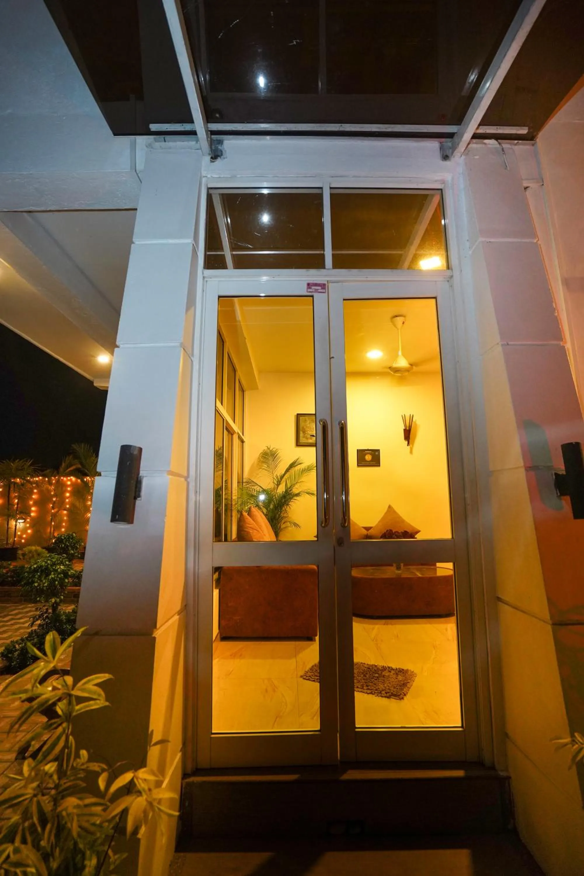 Airport 4 Season Transit Hotel