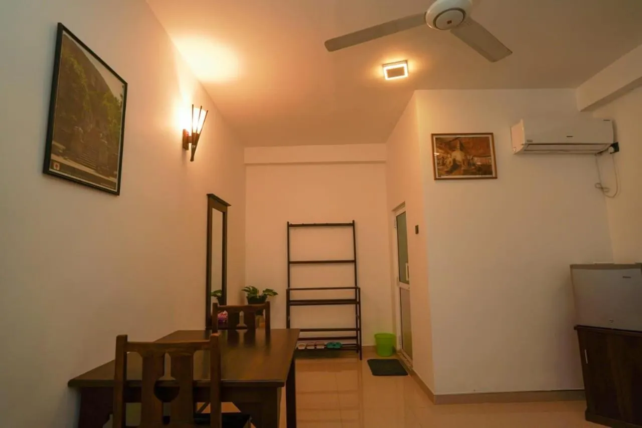 Airport 4 Season Transit Hotel