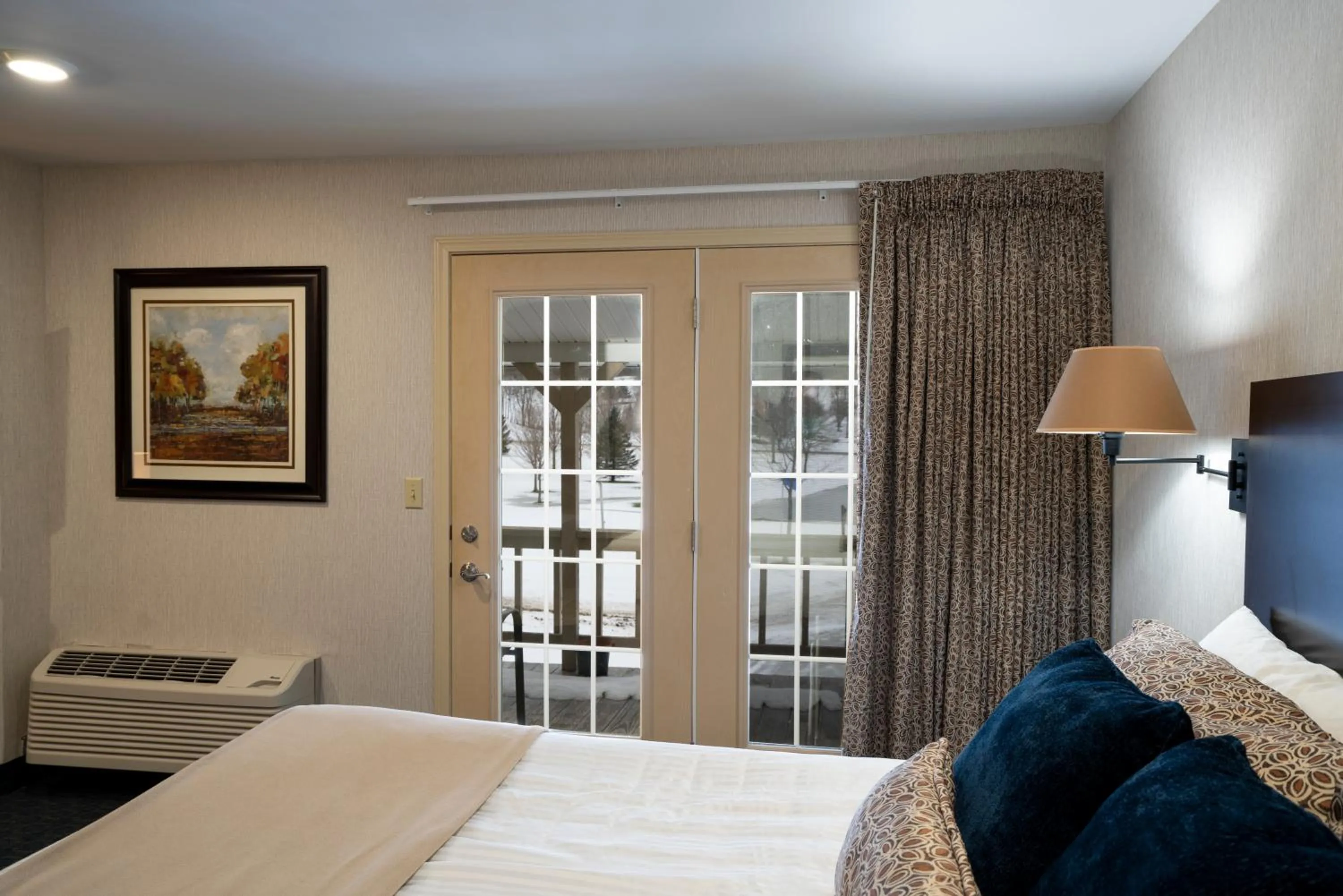 Bed in Byrncliff Golf Resort