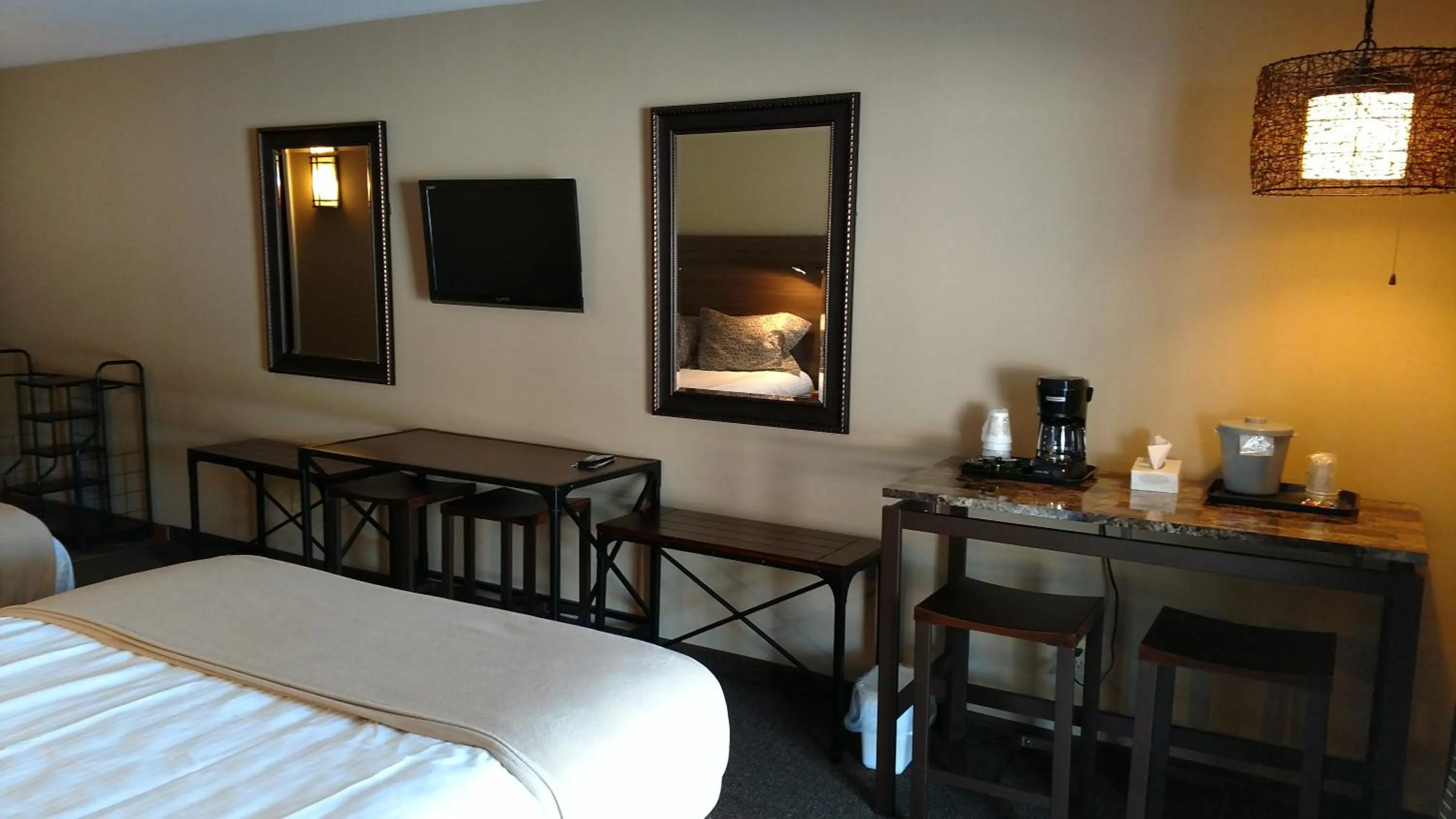 Bed in Byrncliff Golf Resort