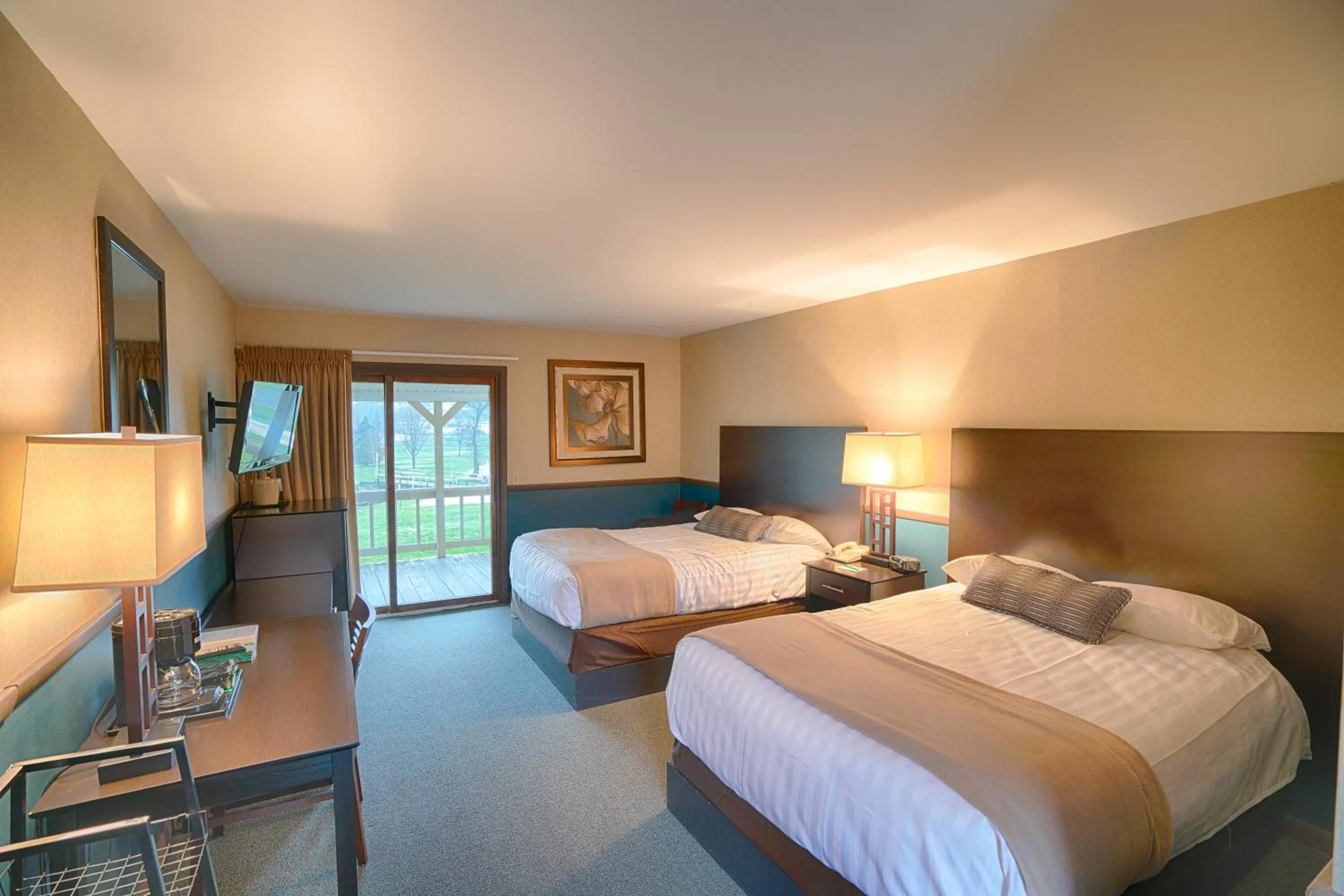 Bed in Byrncliff Golf Resort