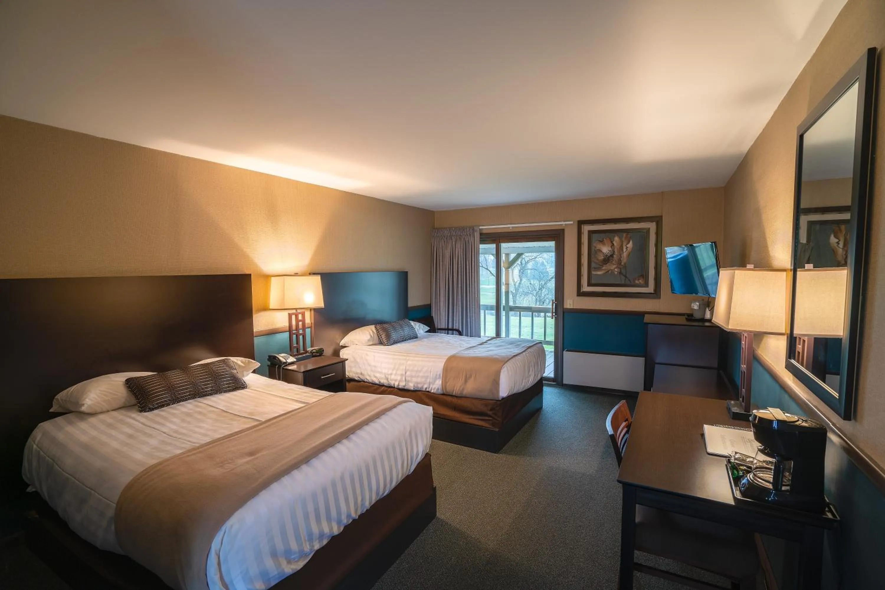 Bed in Byrncliff Golf Resort