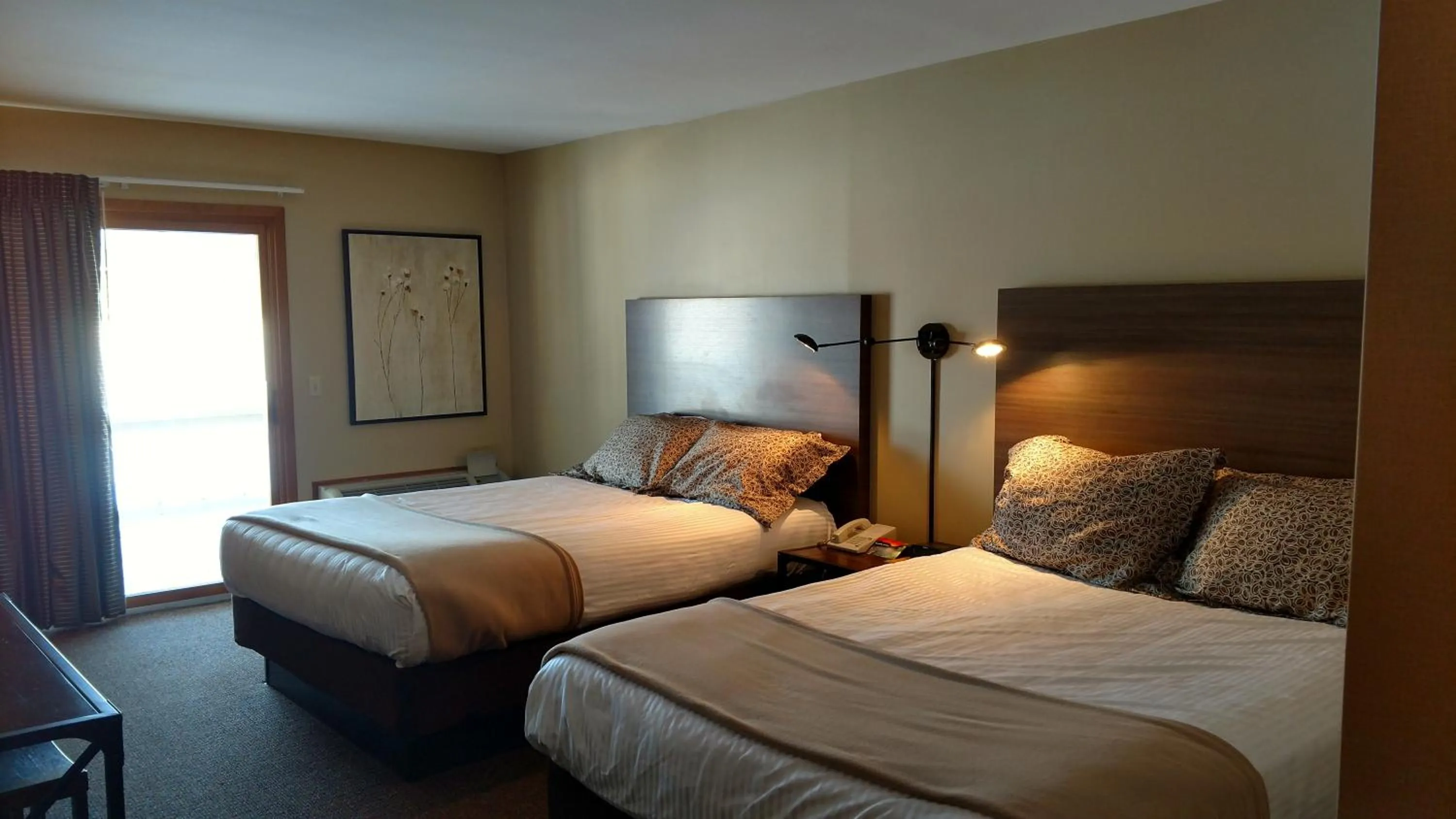 Photo of the whole room, Bed in Byrncliff Golf Resort