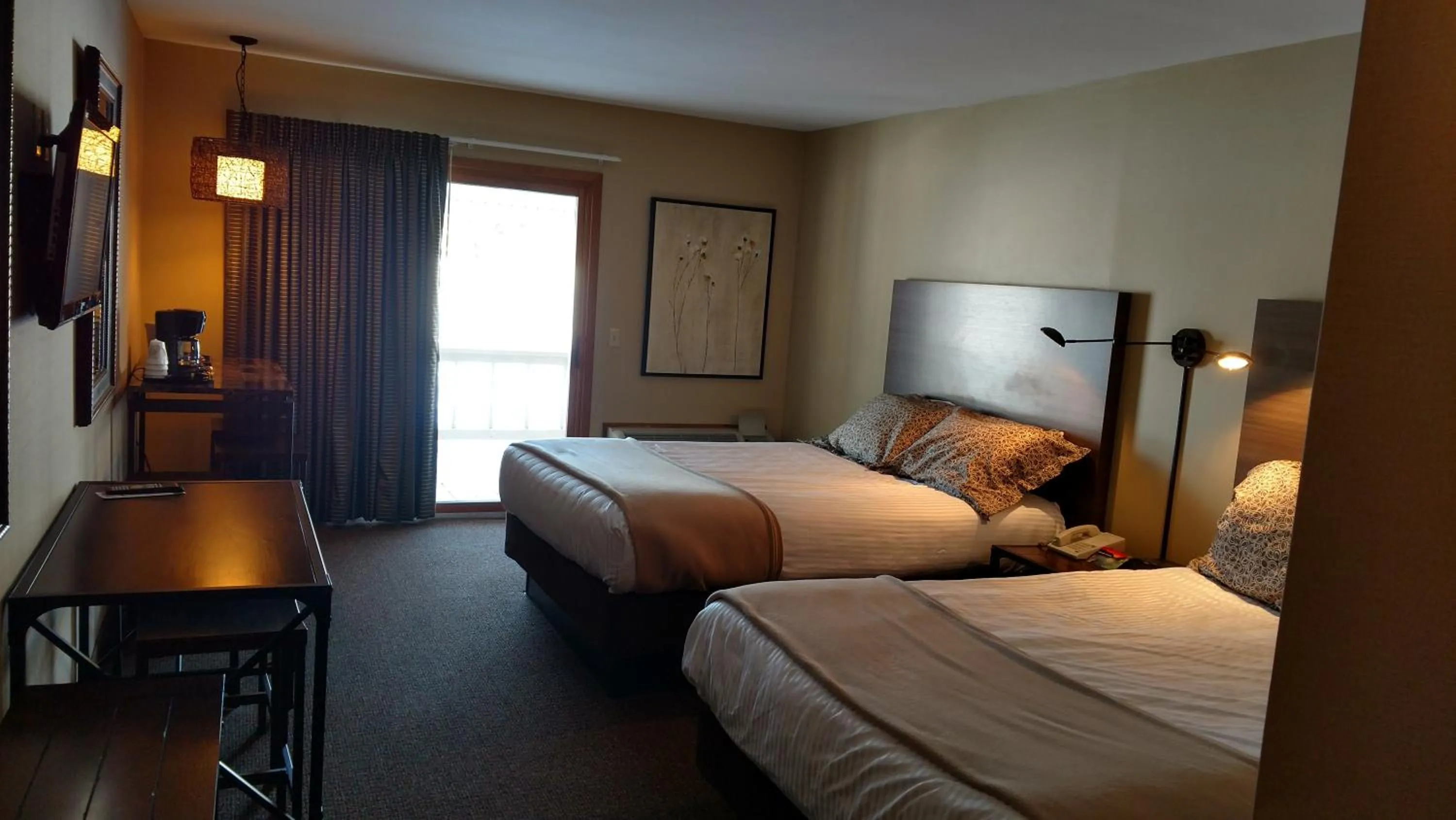 Bed in Byrncliff Golf Resort