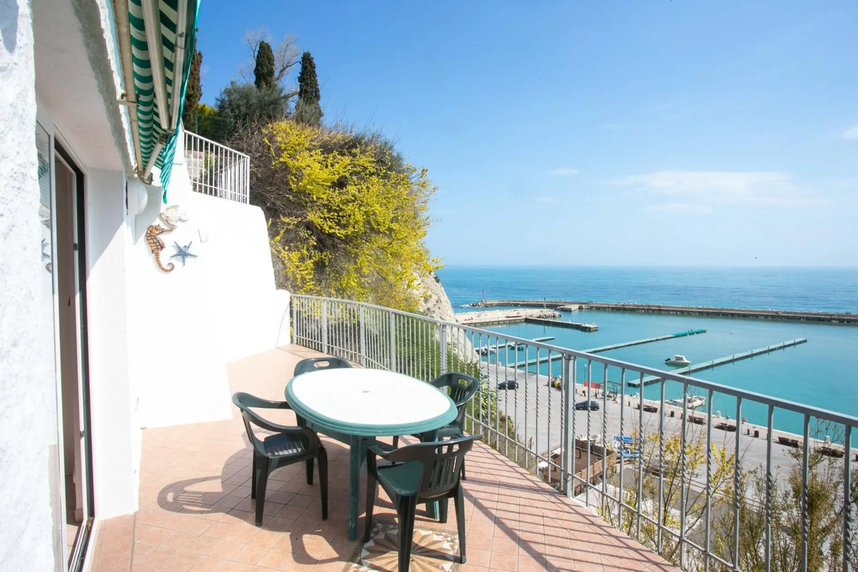 N033 - Numana, bilocale con meraviglioso terrazzo sul mare N033 - Numana, bilocale con meraviglioso terrazzo sul mare