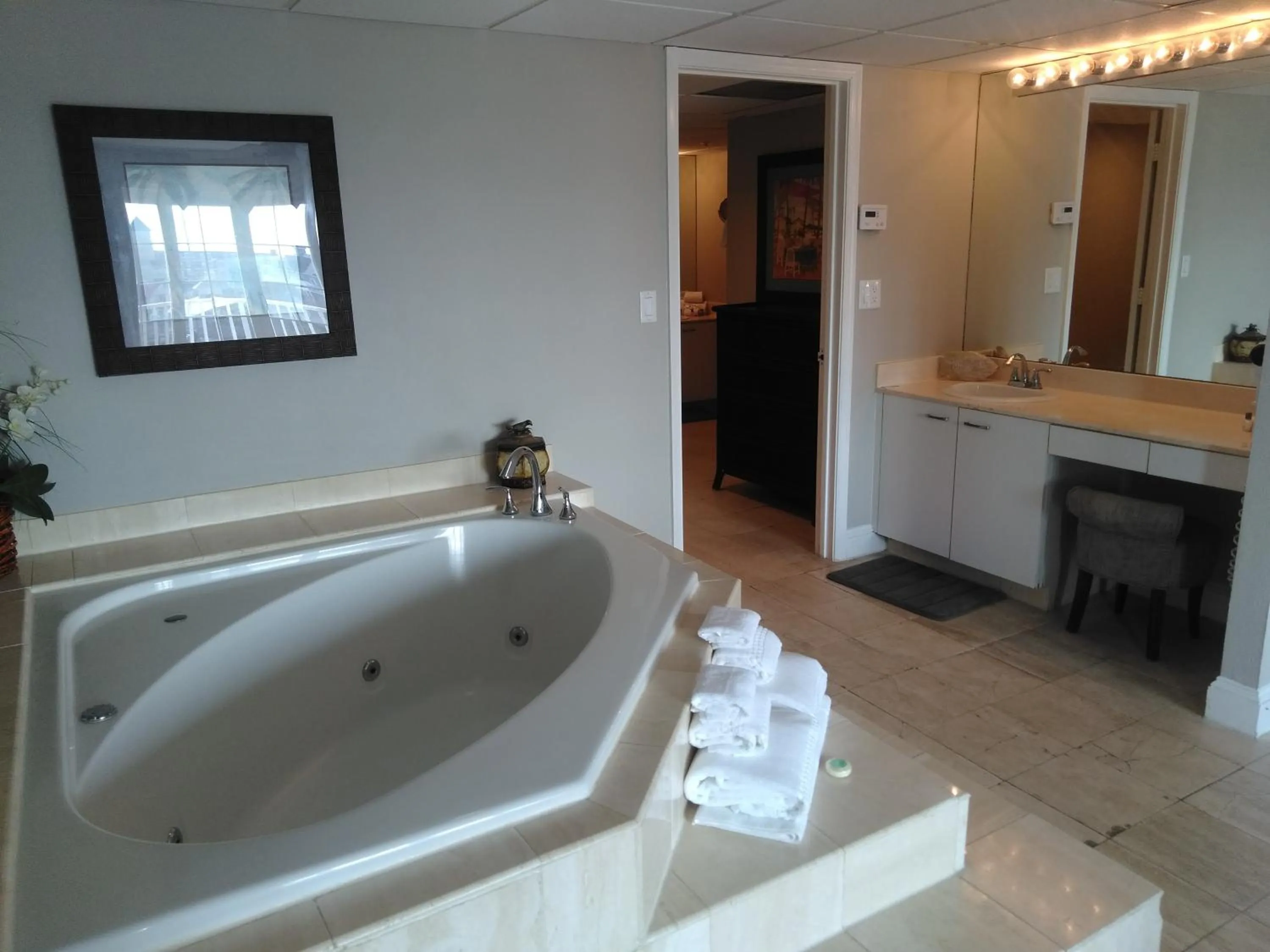 King Suite - Non-Smoking in Coconut Malorie Resort Ocean City, Ascend Collection Hotel