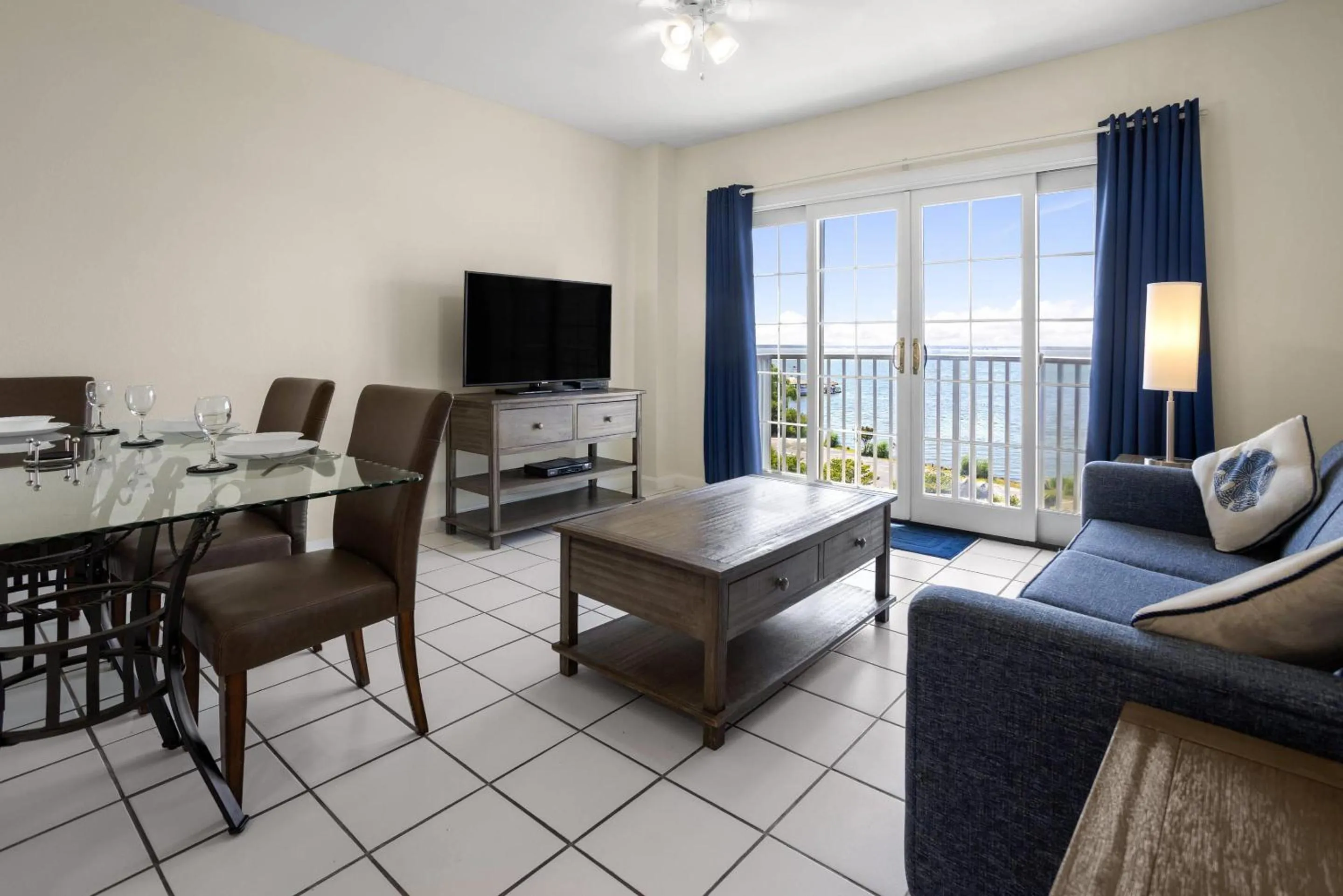 Bedroom in Coconut Malorie Resort Ocean City, Ascend Collection Hotel