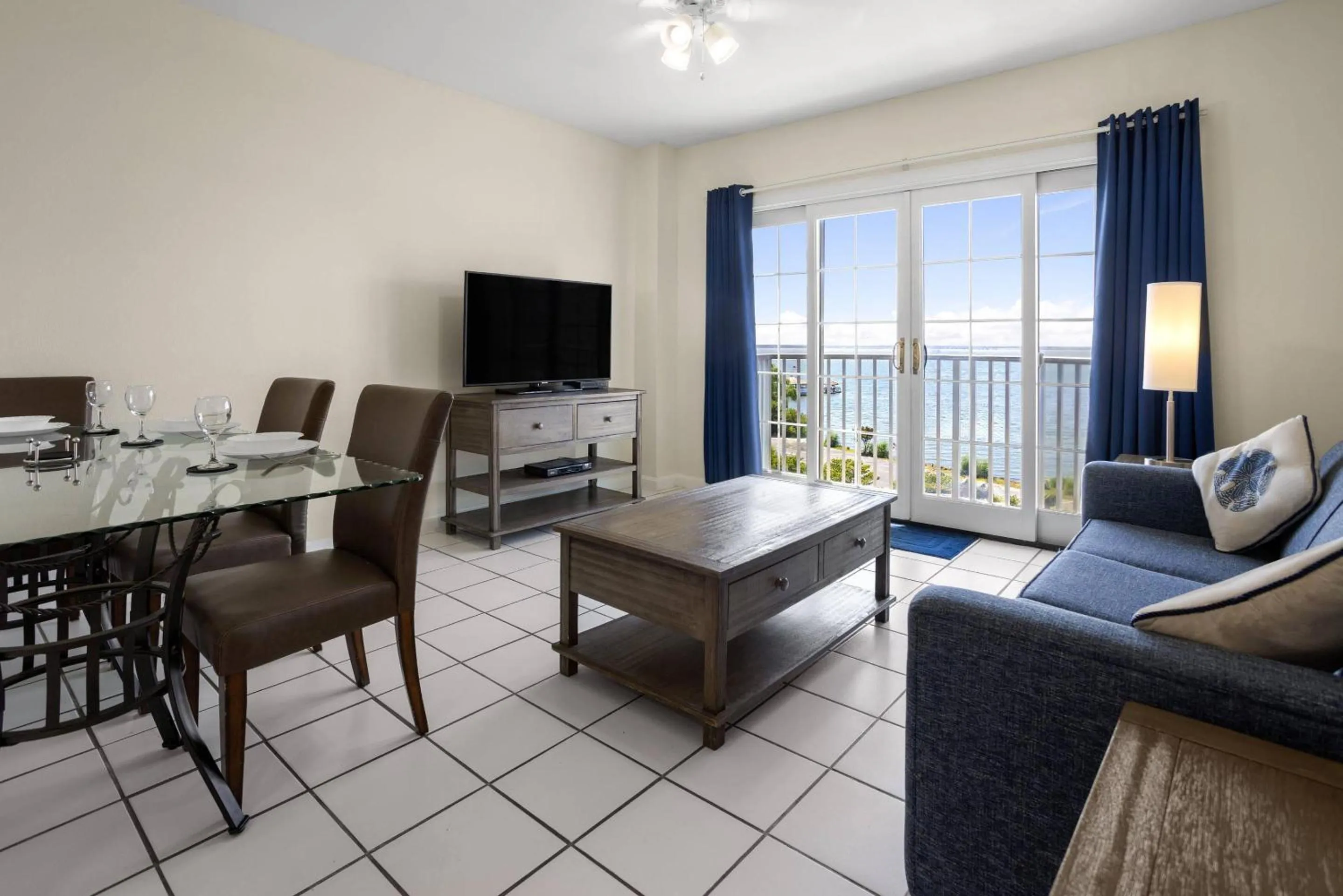 Bedroom in Coconut Malorie Resort Ocean City, Ascend Collection Hotel