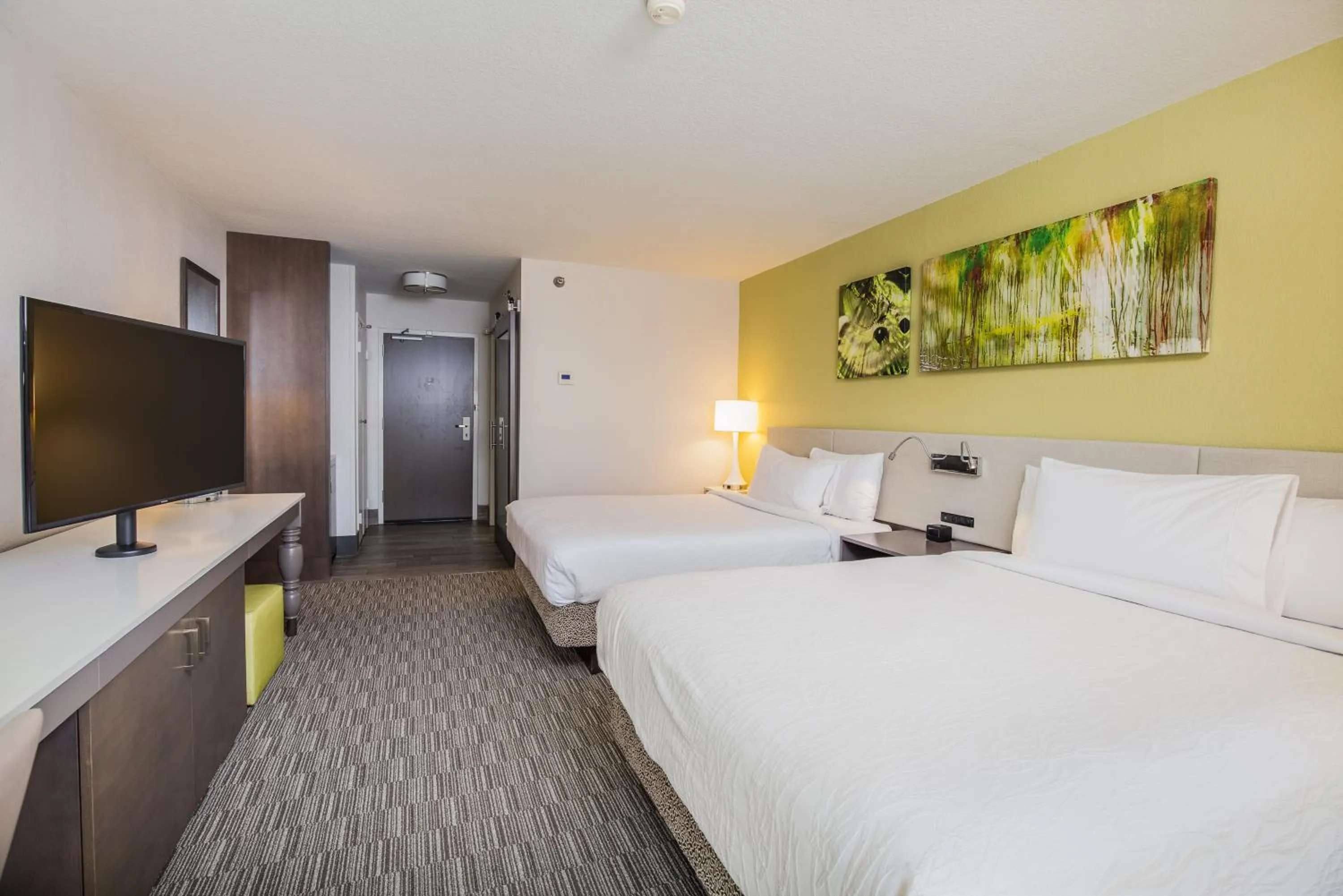 Photo of the whole room, Bed in Hilton Garden Inn Orange Beach