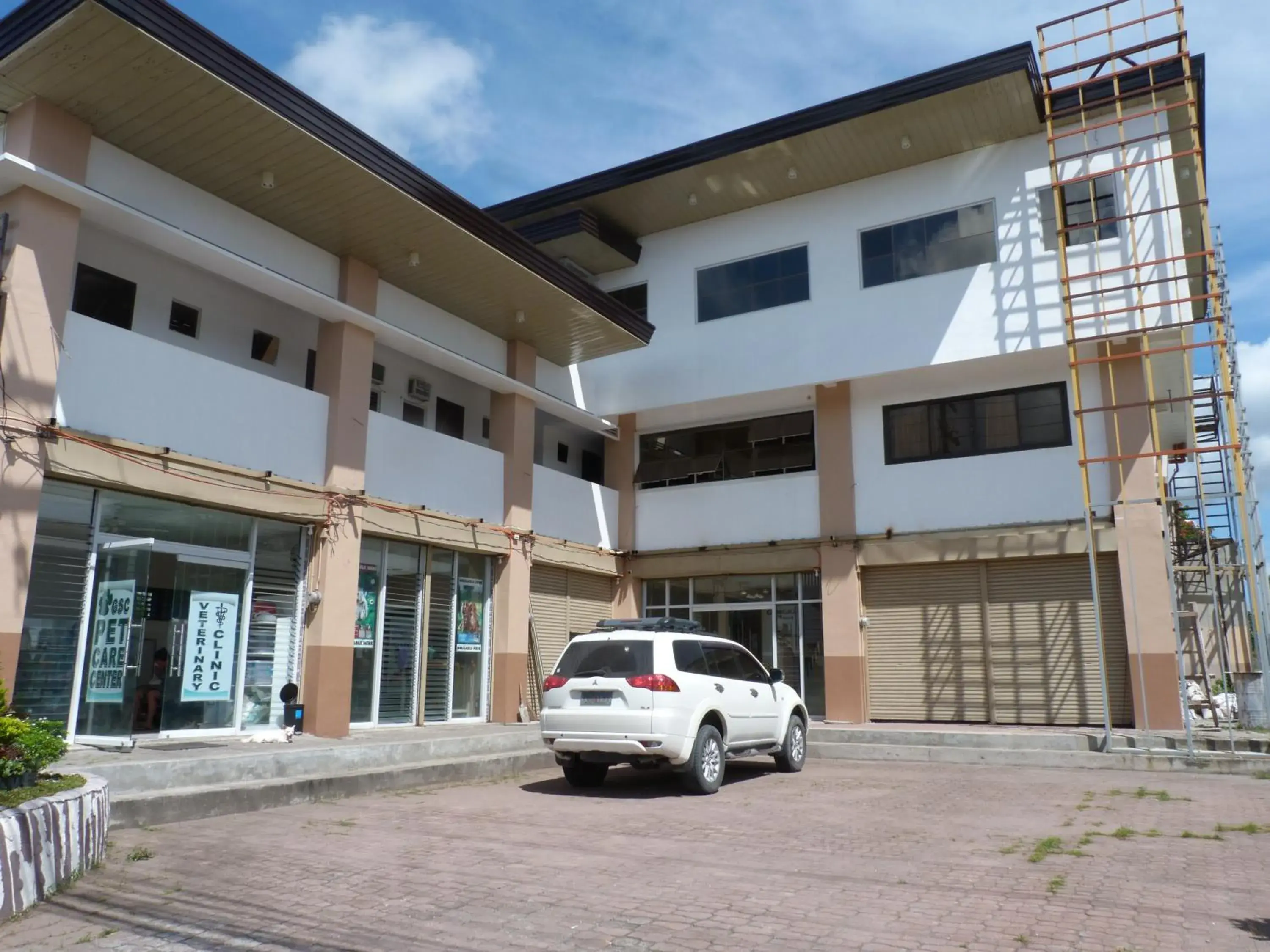 Facade/entrance in Giorgio's Place Facade/entrance in Giorgio's Place
