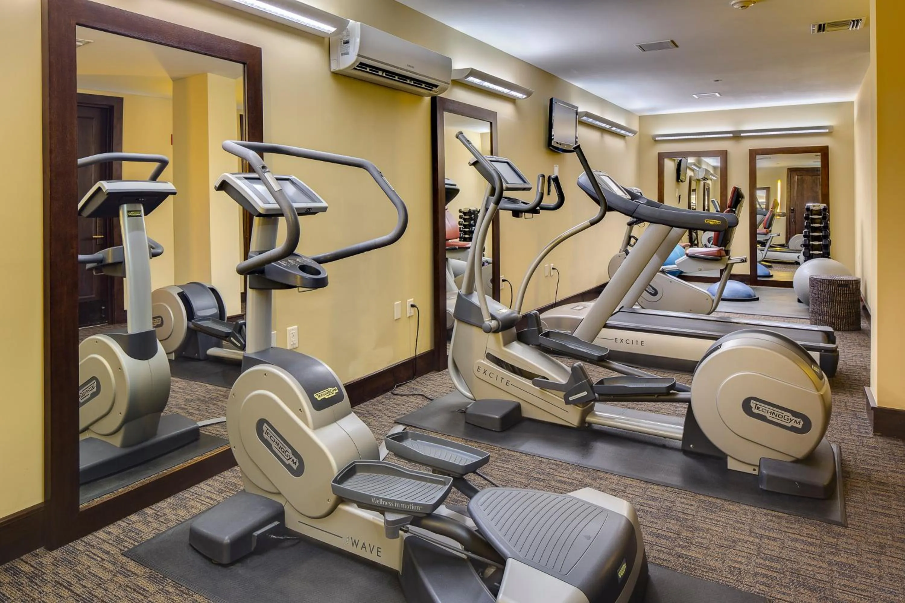 Fitness centre/facilities in Lumiere by Dunton