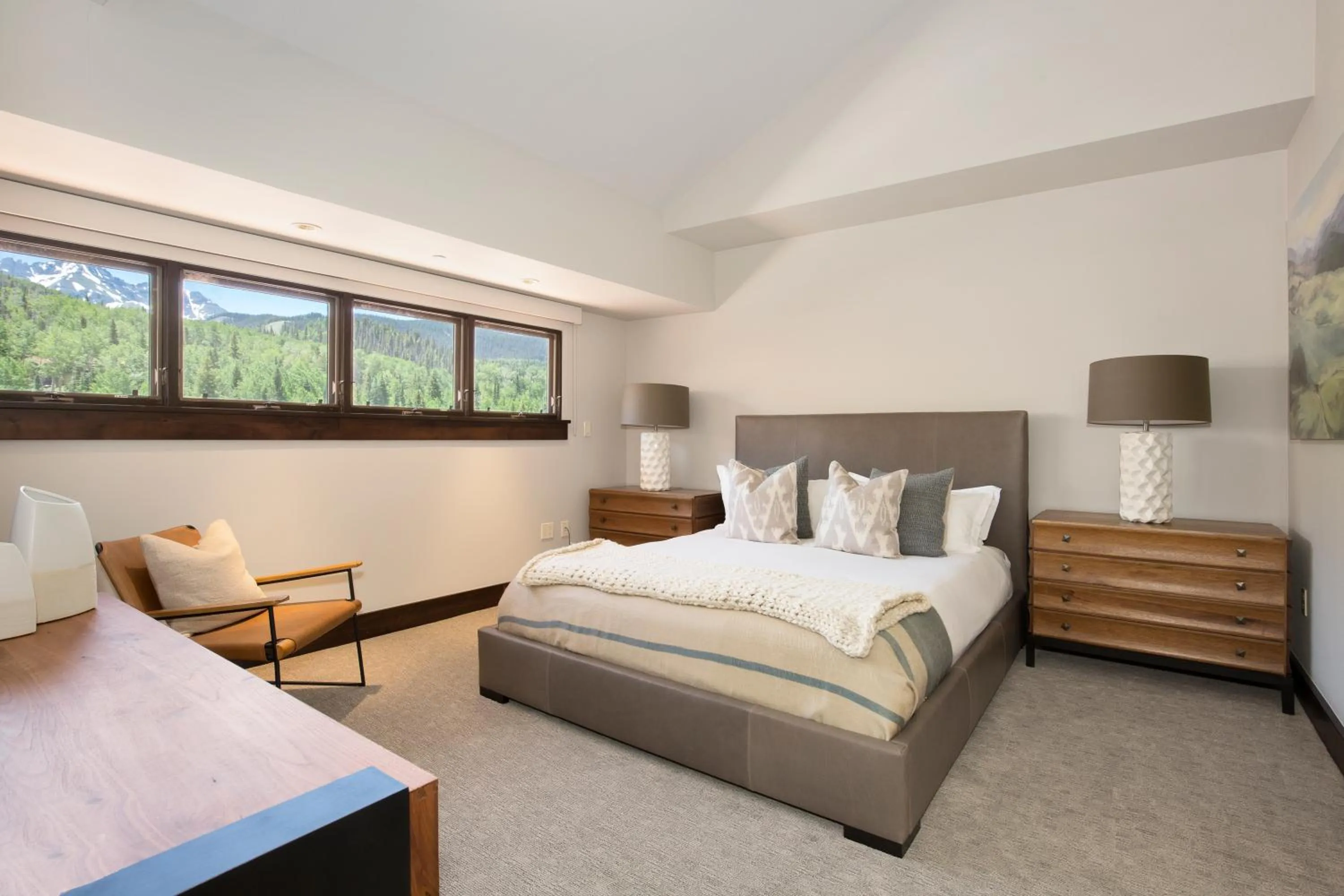 Bed in Lumiere by Dunton