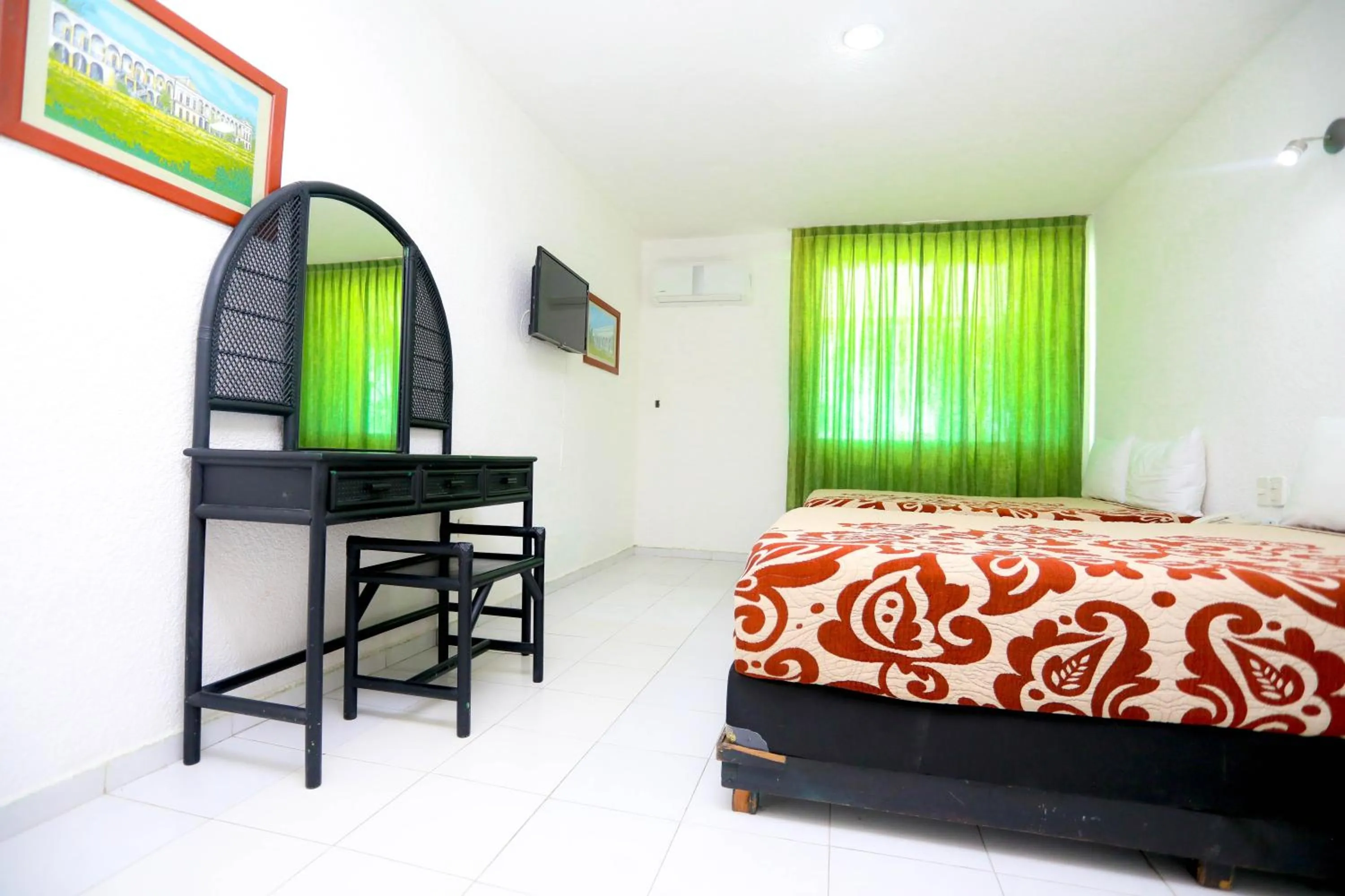 Landmark view, Bed in Hotel Maria de Lourdes