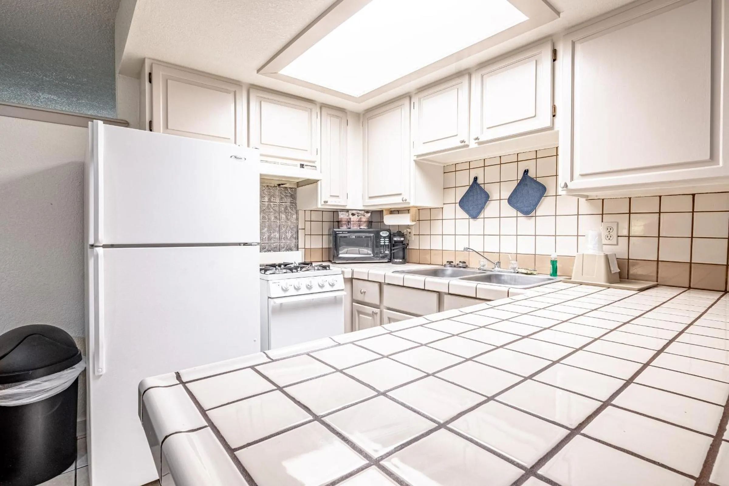 The Classic Desert Aire Hotel