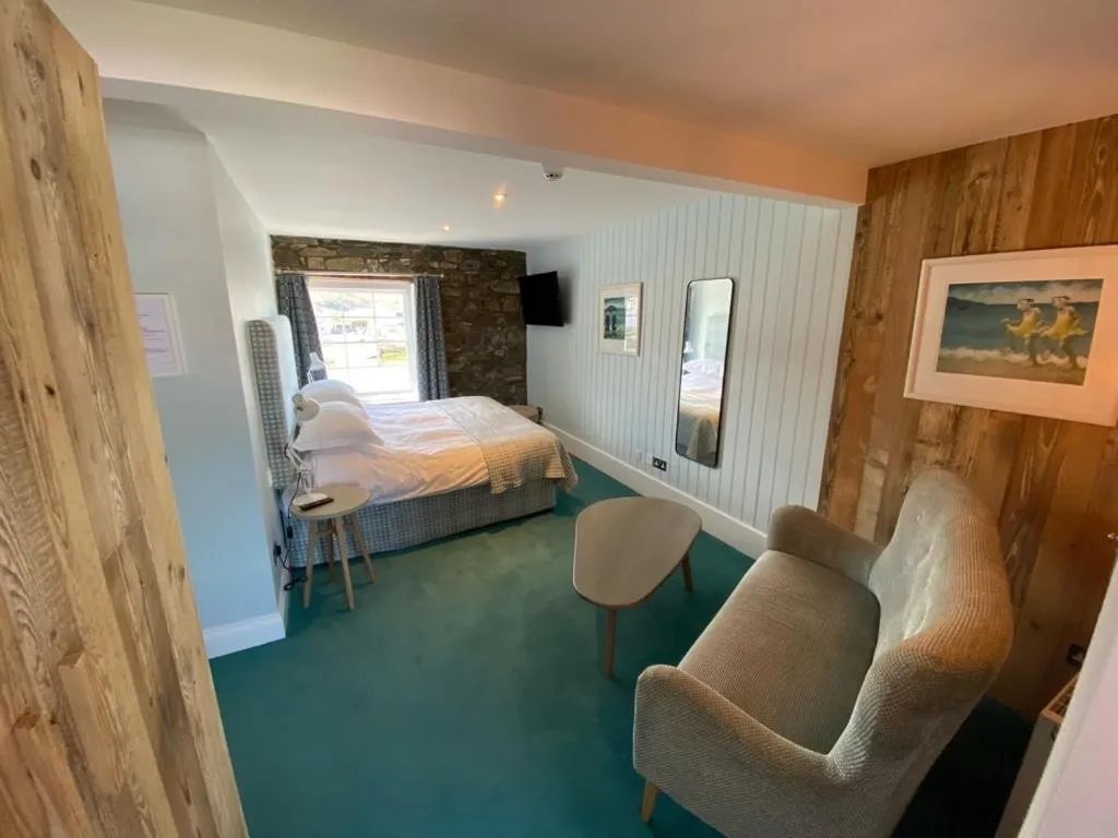 Bedroom, Bed in Harbourmaster Hotel