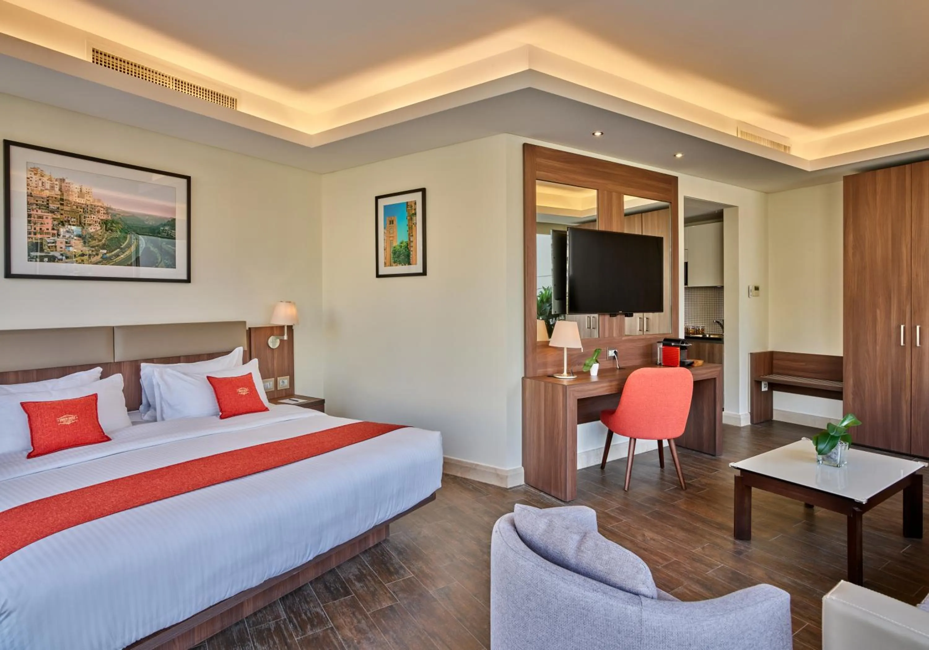 Photo of the whole room, Bed in Sodeco Suites