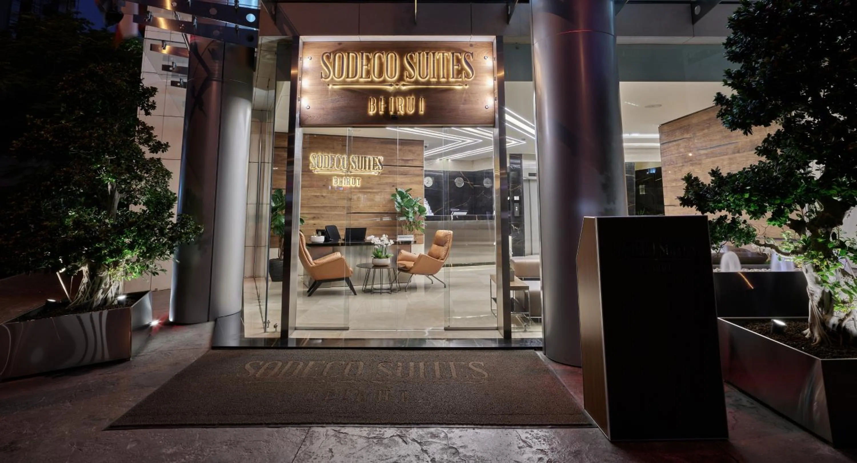 Facade/entrance in Sodeco Suites