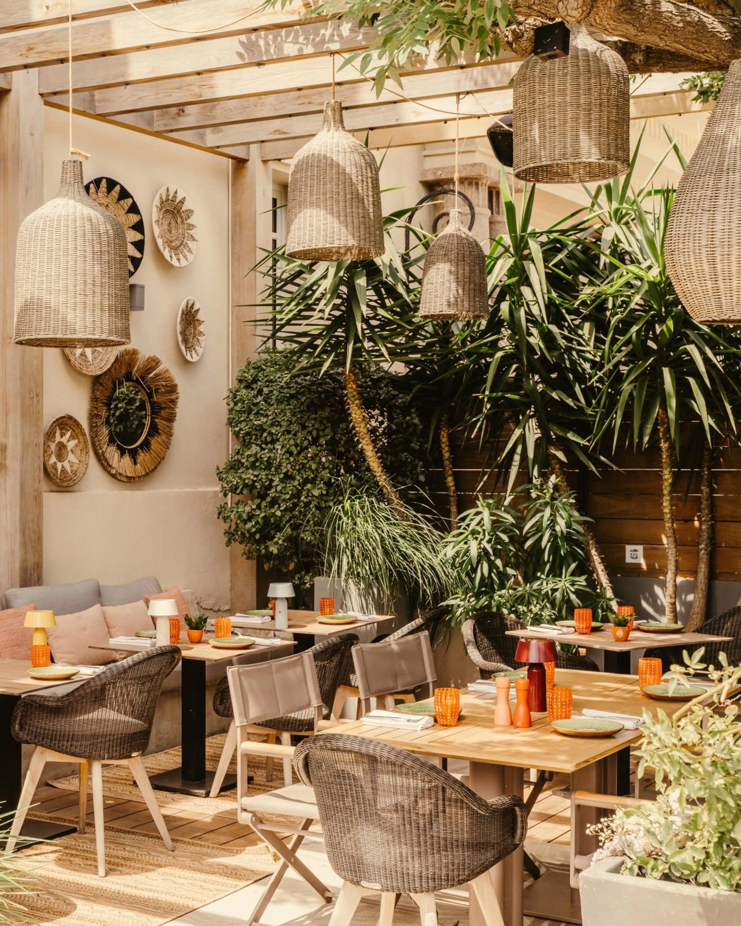 Restaurant/places to eat in Hôtel Les Roches Blanches Cassis