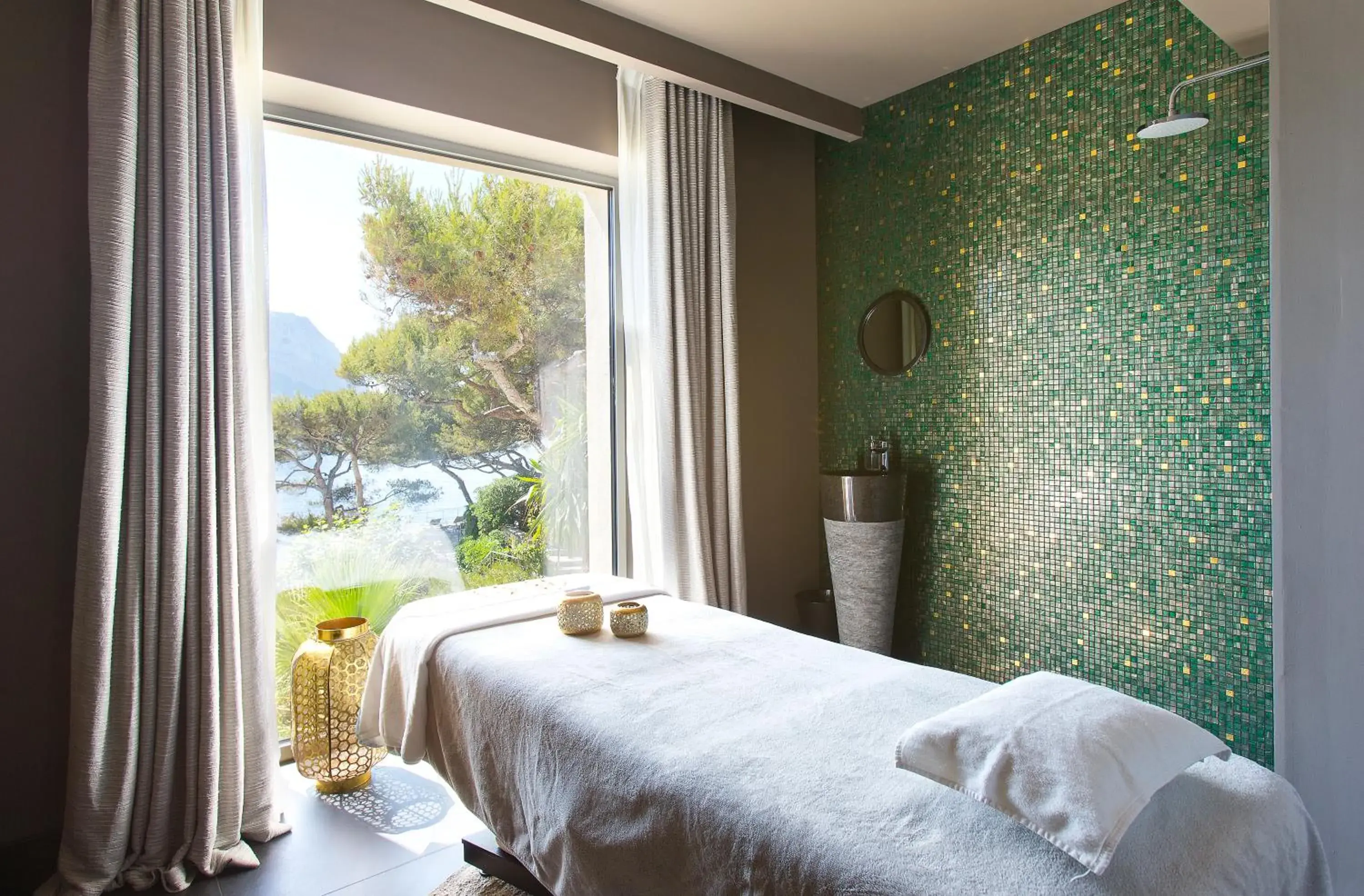 Massage in Hôtel Les Roches Blanches Cassis