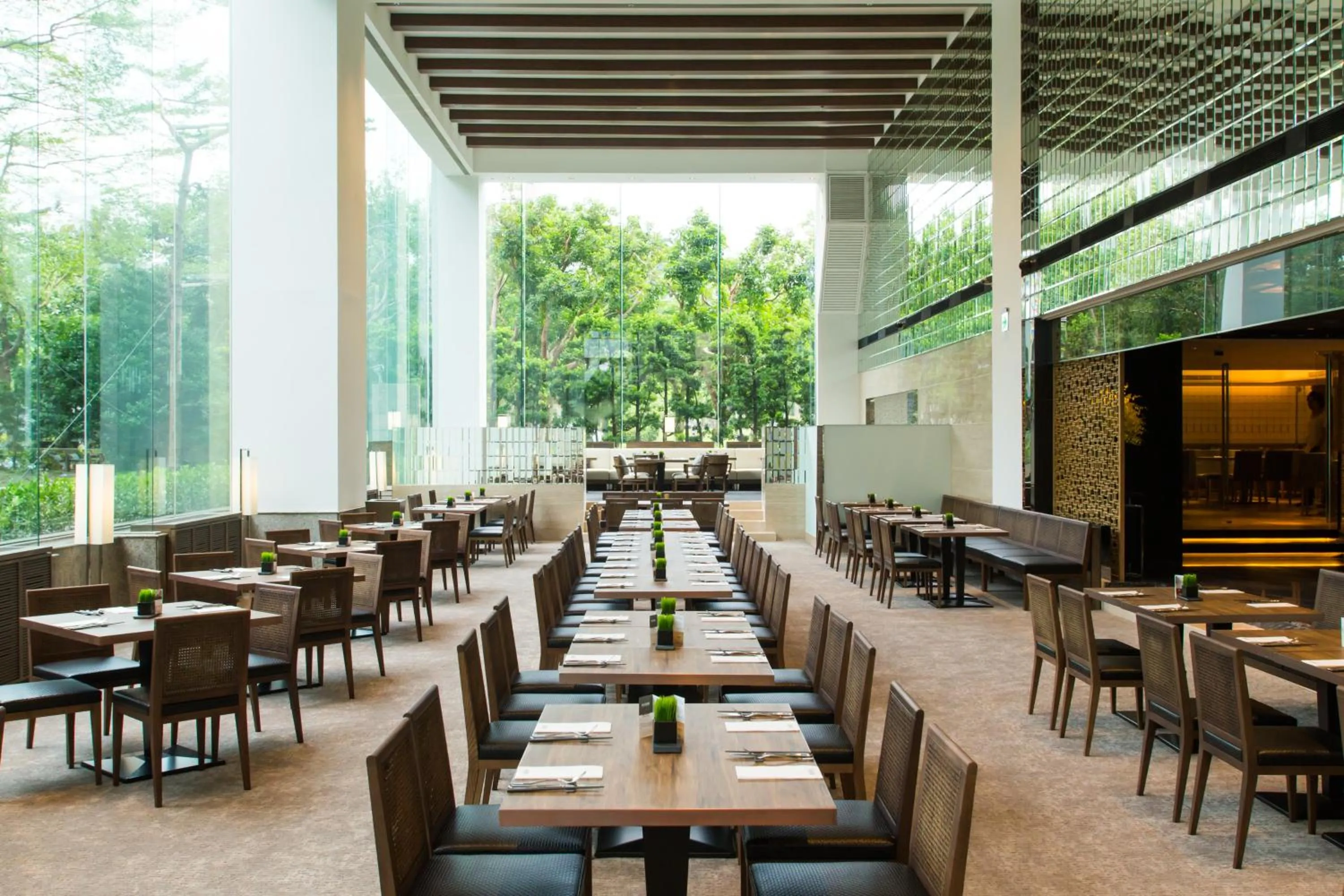 Restaurant/places to eat in Regent Taipei