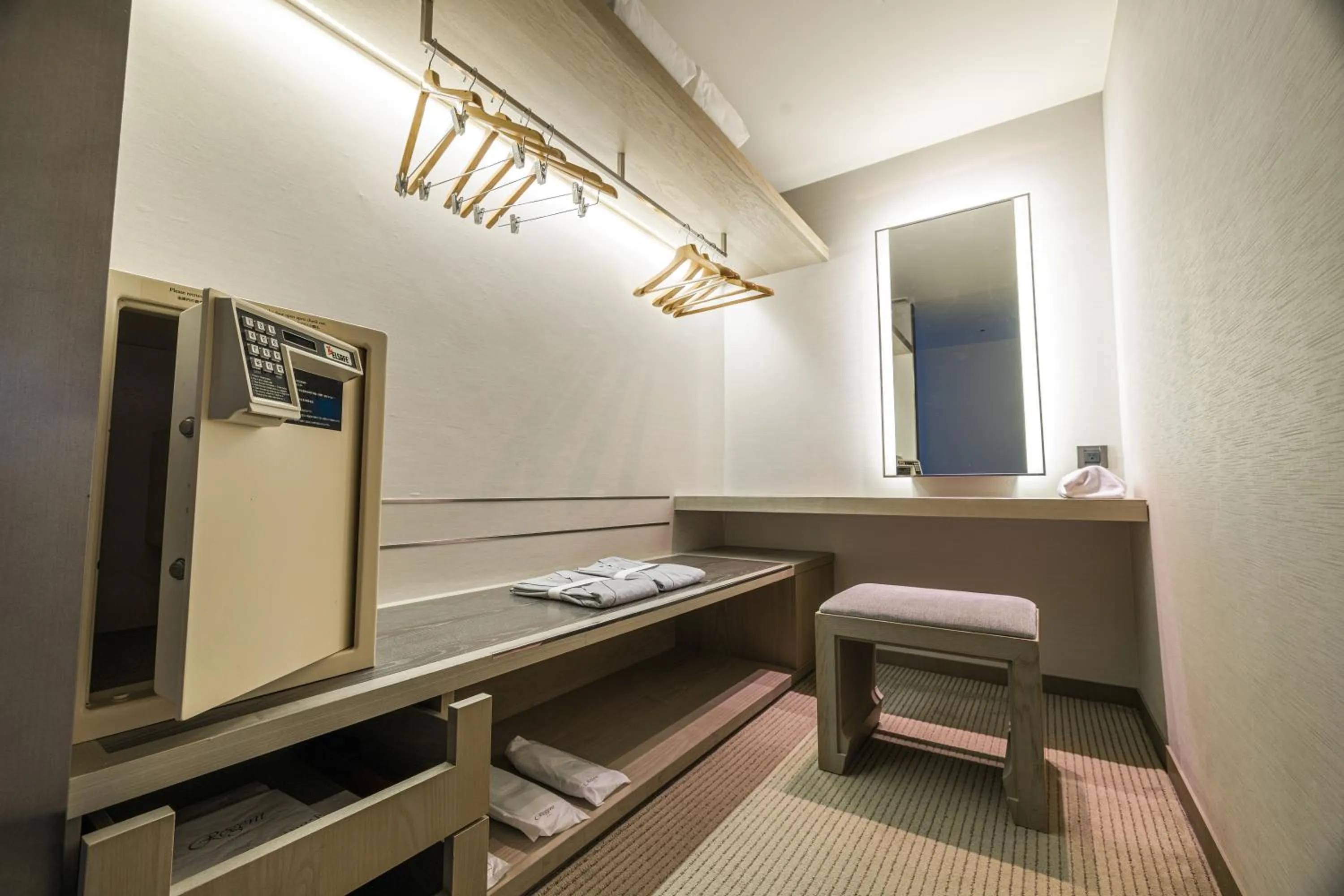 microwave in Regent Taipei