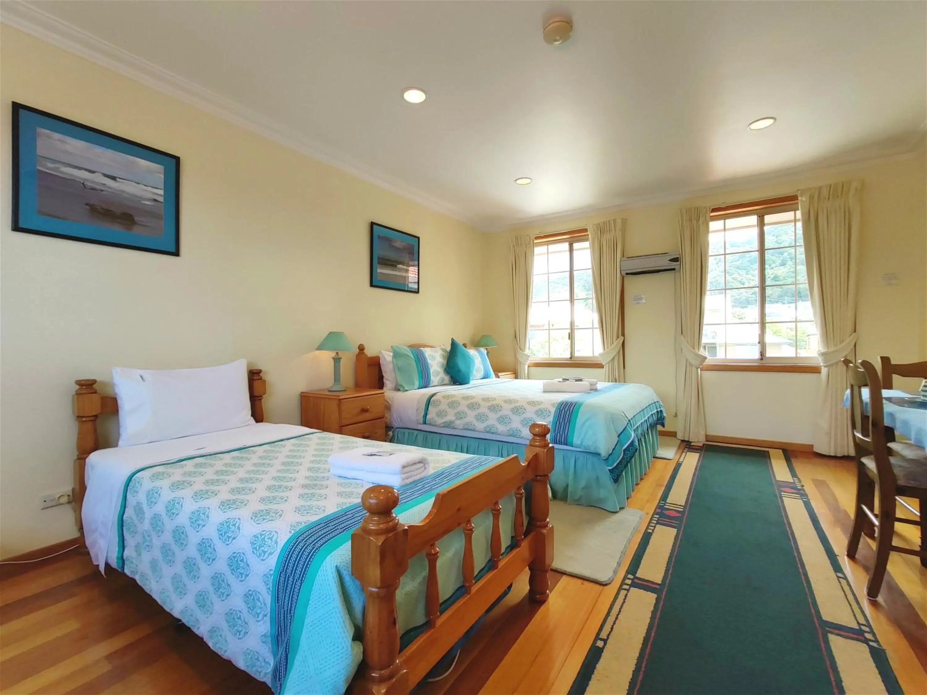 Photo of the whole room, Bed in Angela's Beach Stays