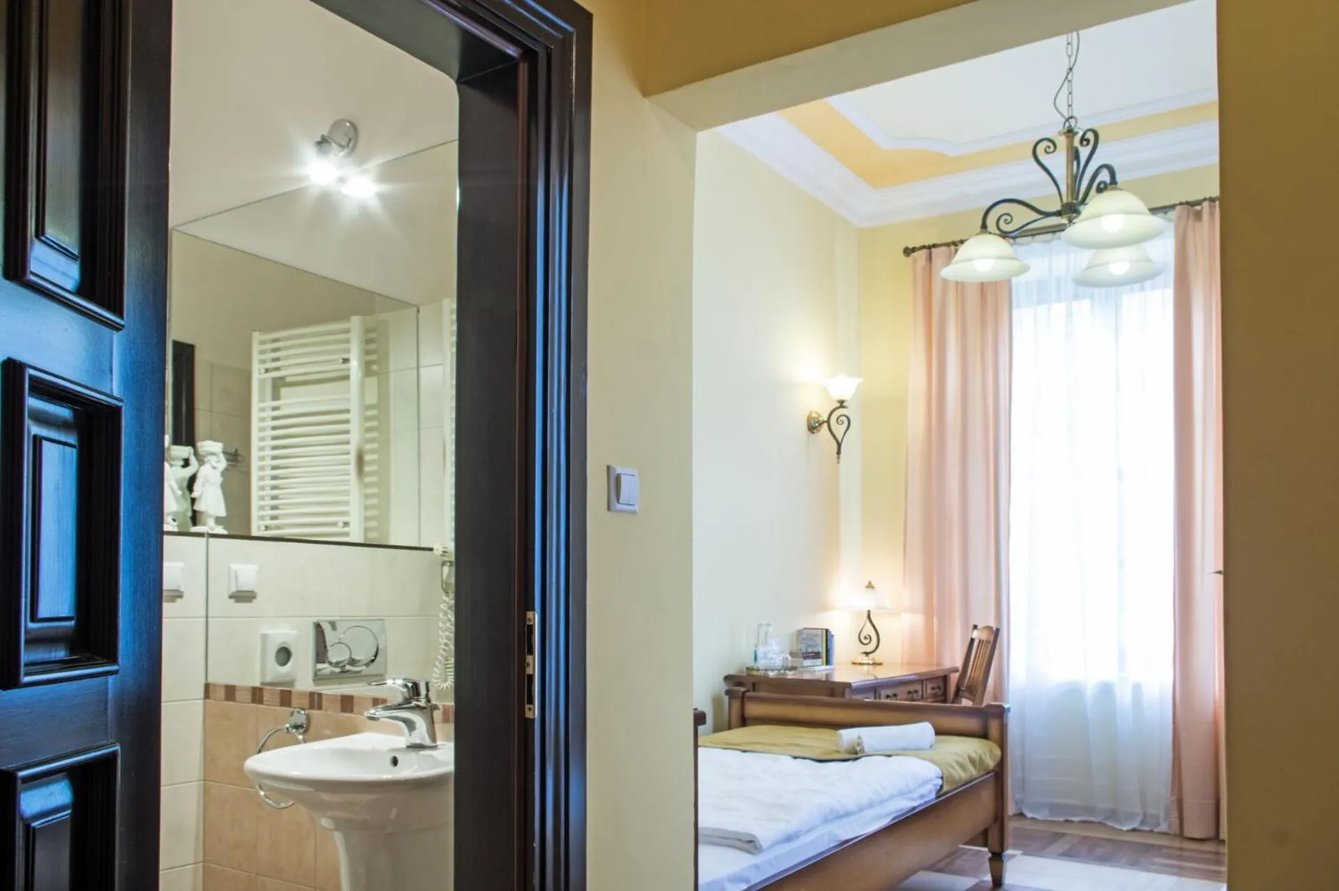 Bed in Pałac w Małkowie