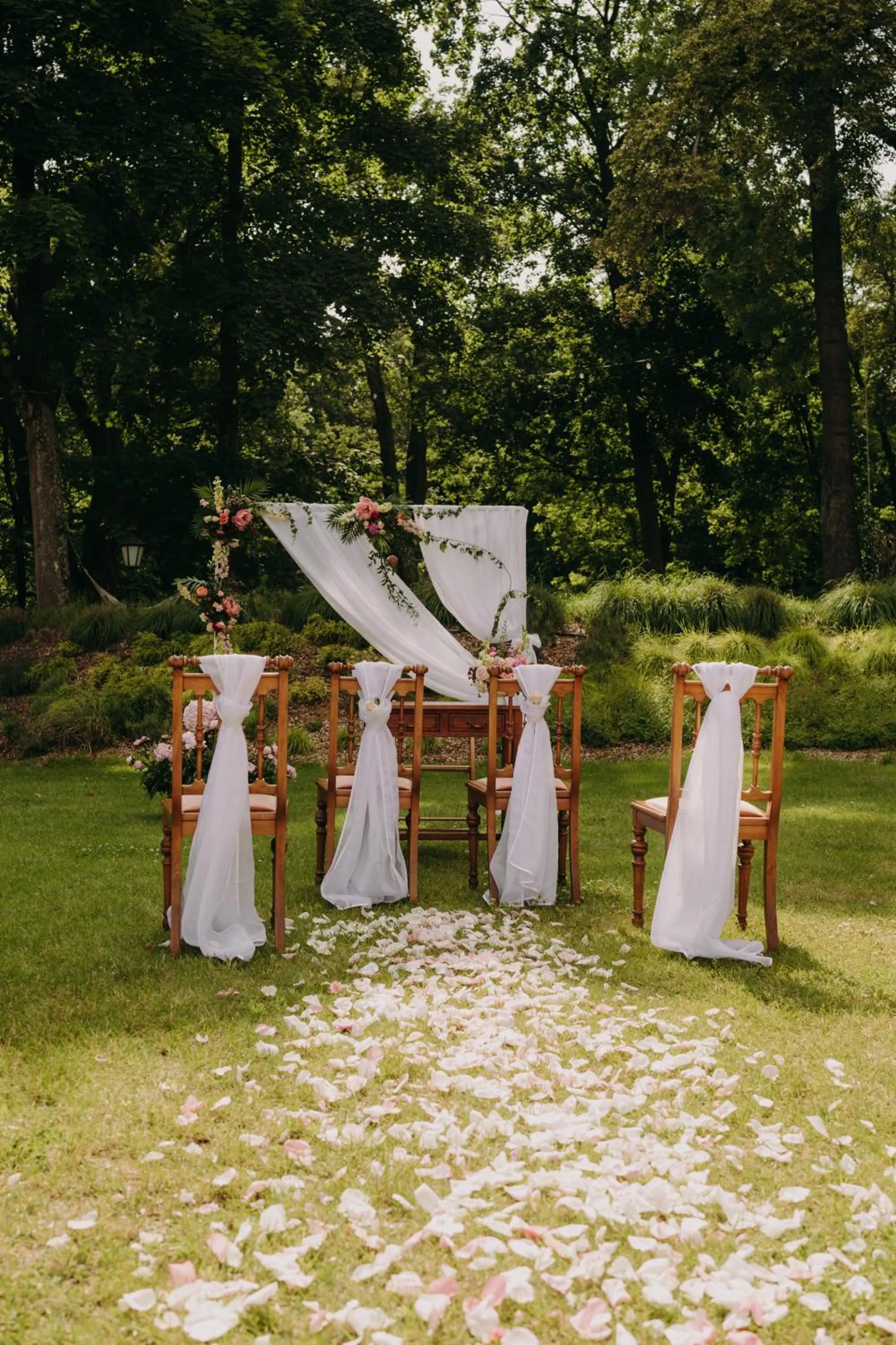 Spring in Pałac w Małkowie