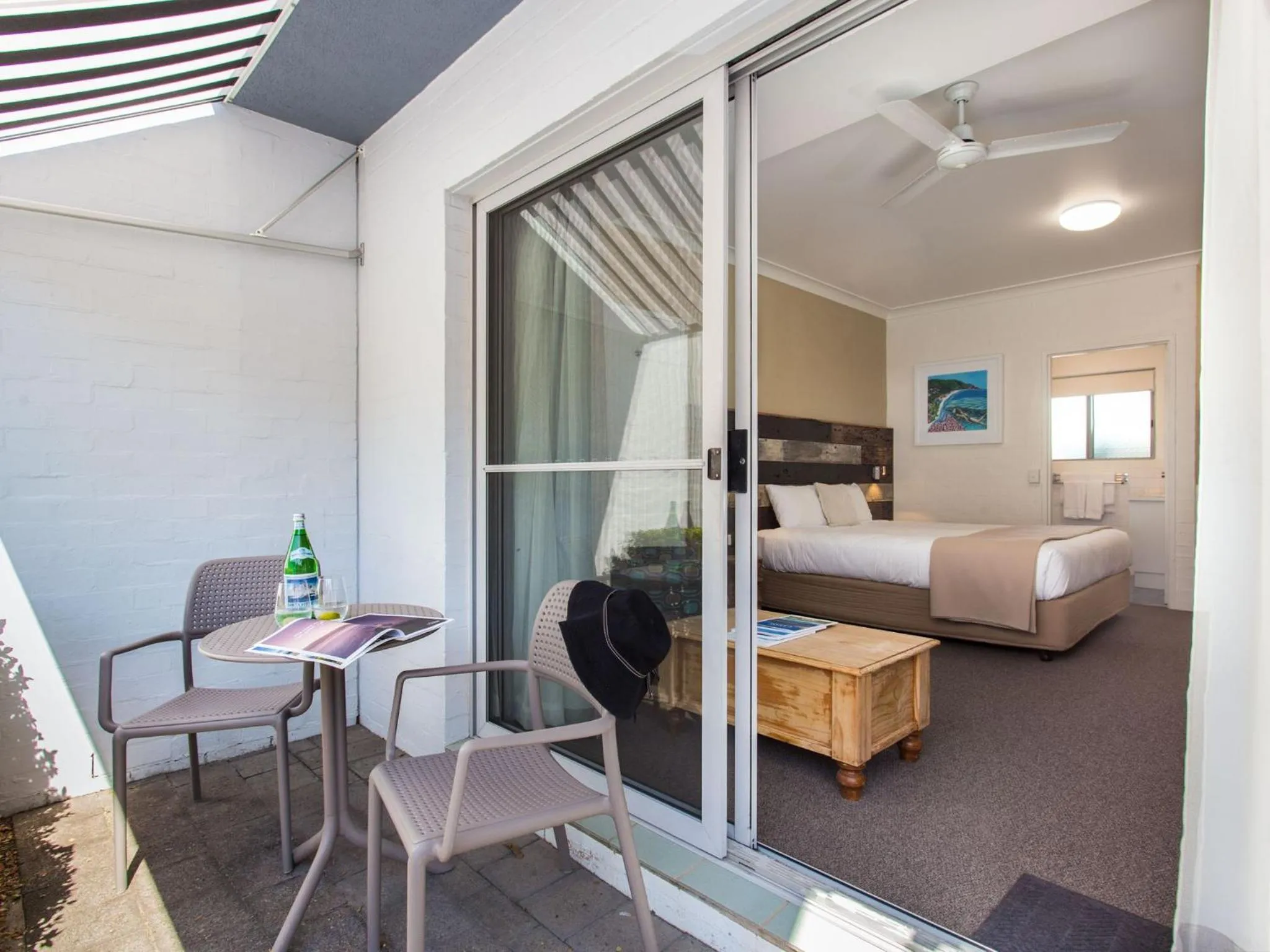 Balcony/Terrace, Bed in Blueys Motel