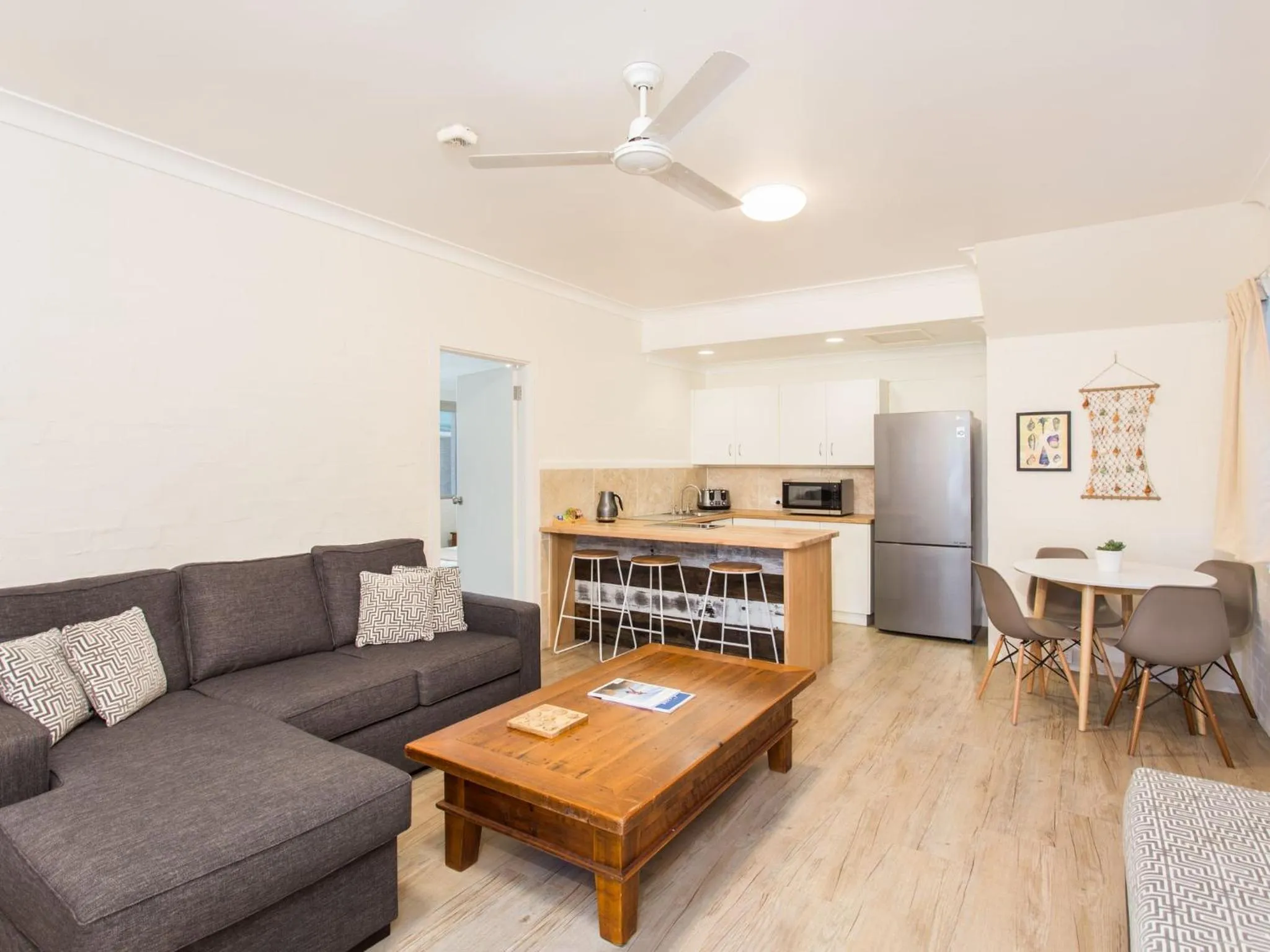 Living room in Blueys Motel