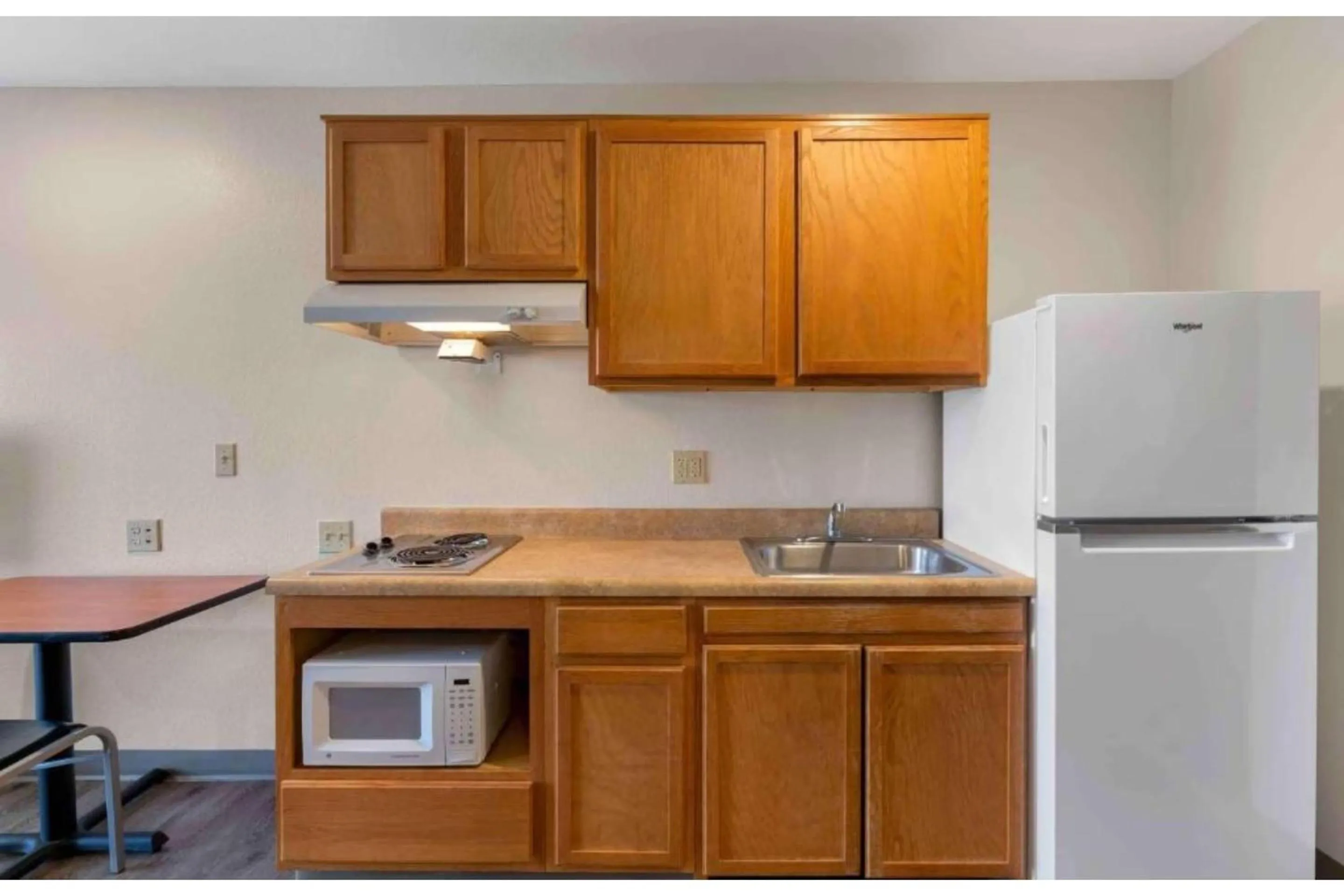 Kitchen or kitchenette in Studio 6 Extended Stay Birmingham Pelham AL