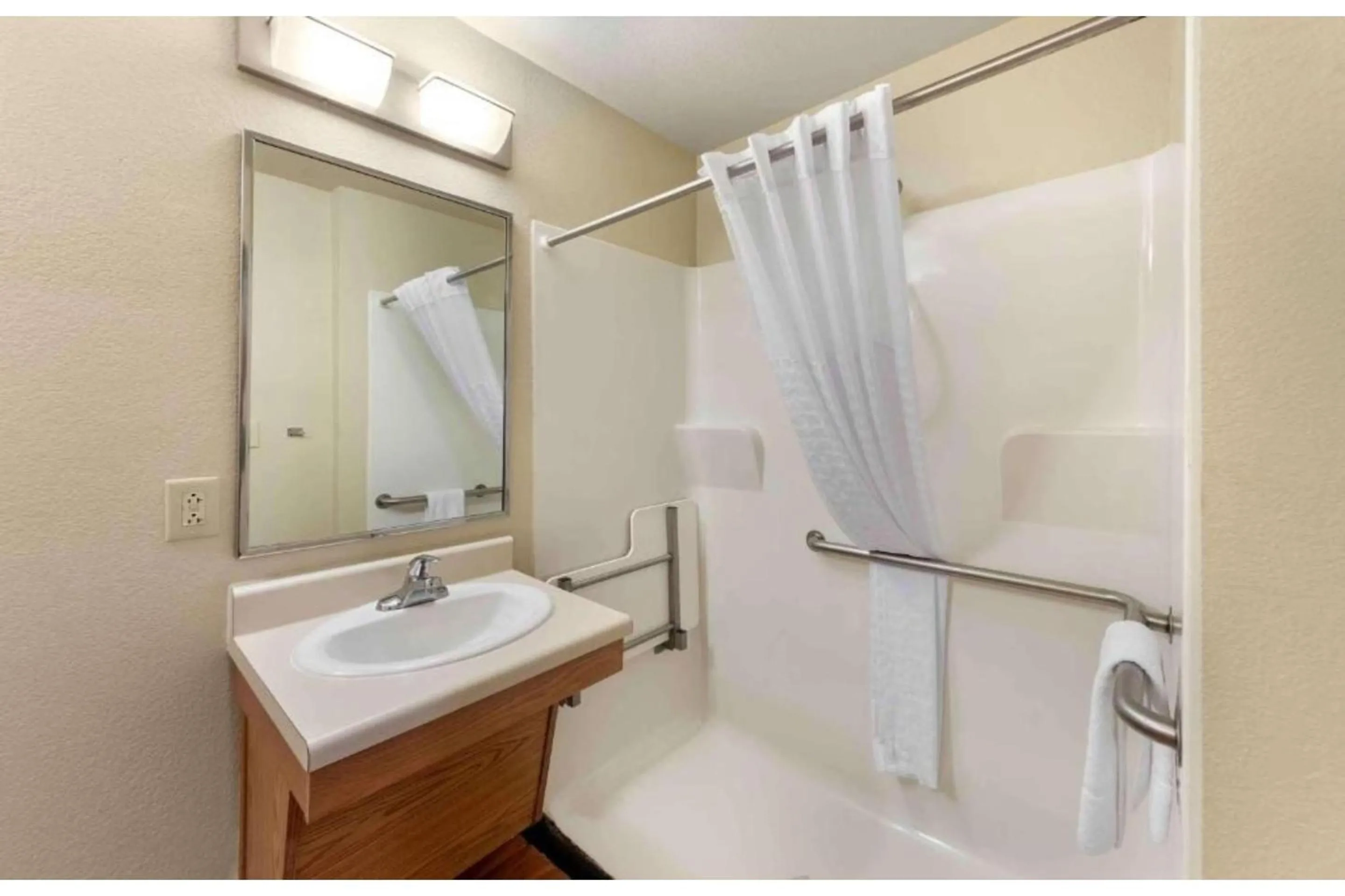 Bathroom in Studio 6 Extended Stay Birmingham Pelham AL