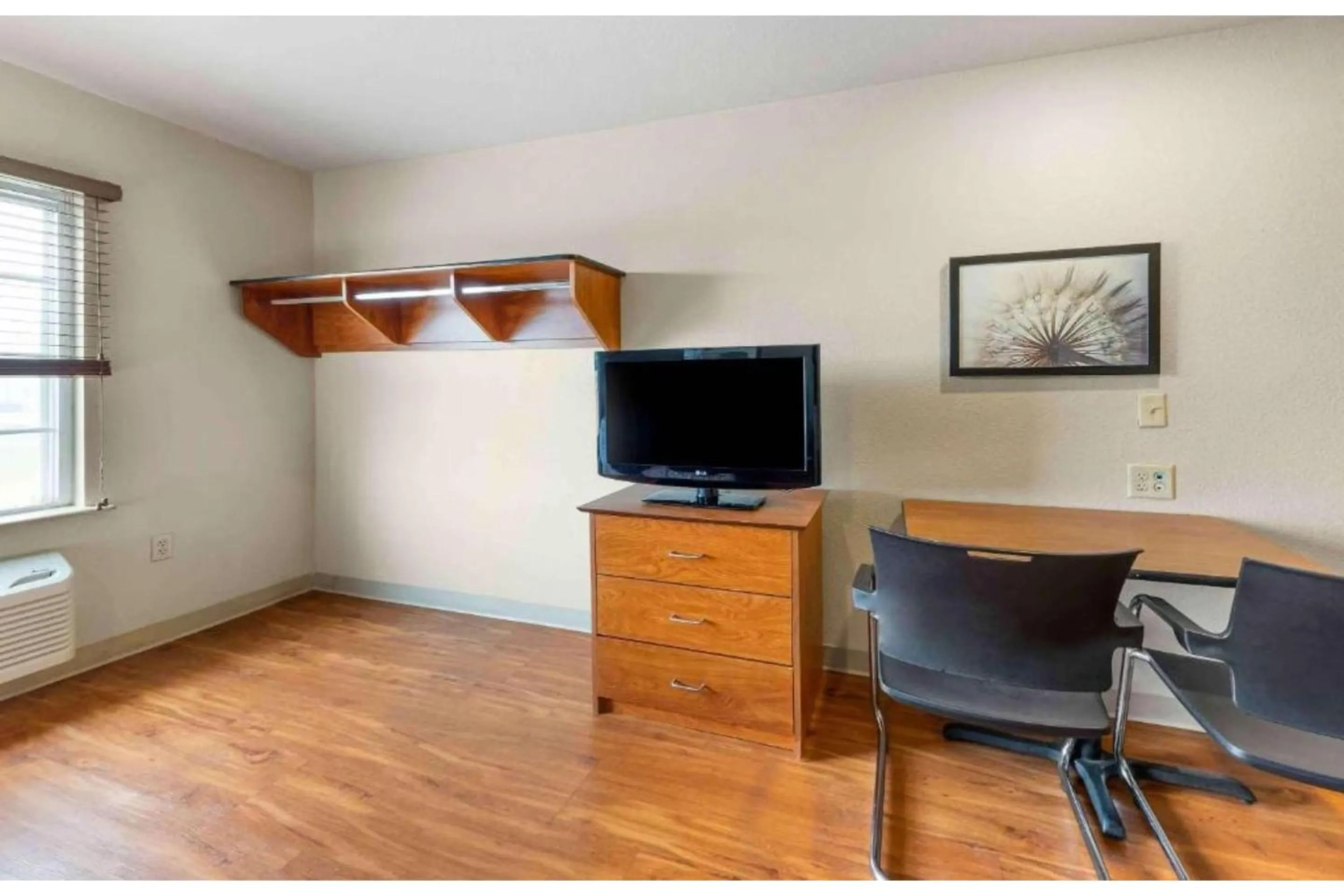 TV and multimedia in Studio 6 Extended Stay Birmingham Pelham AL