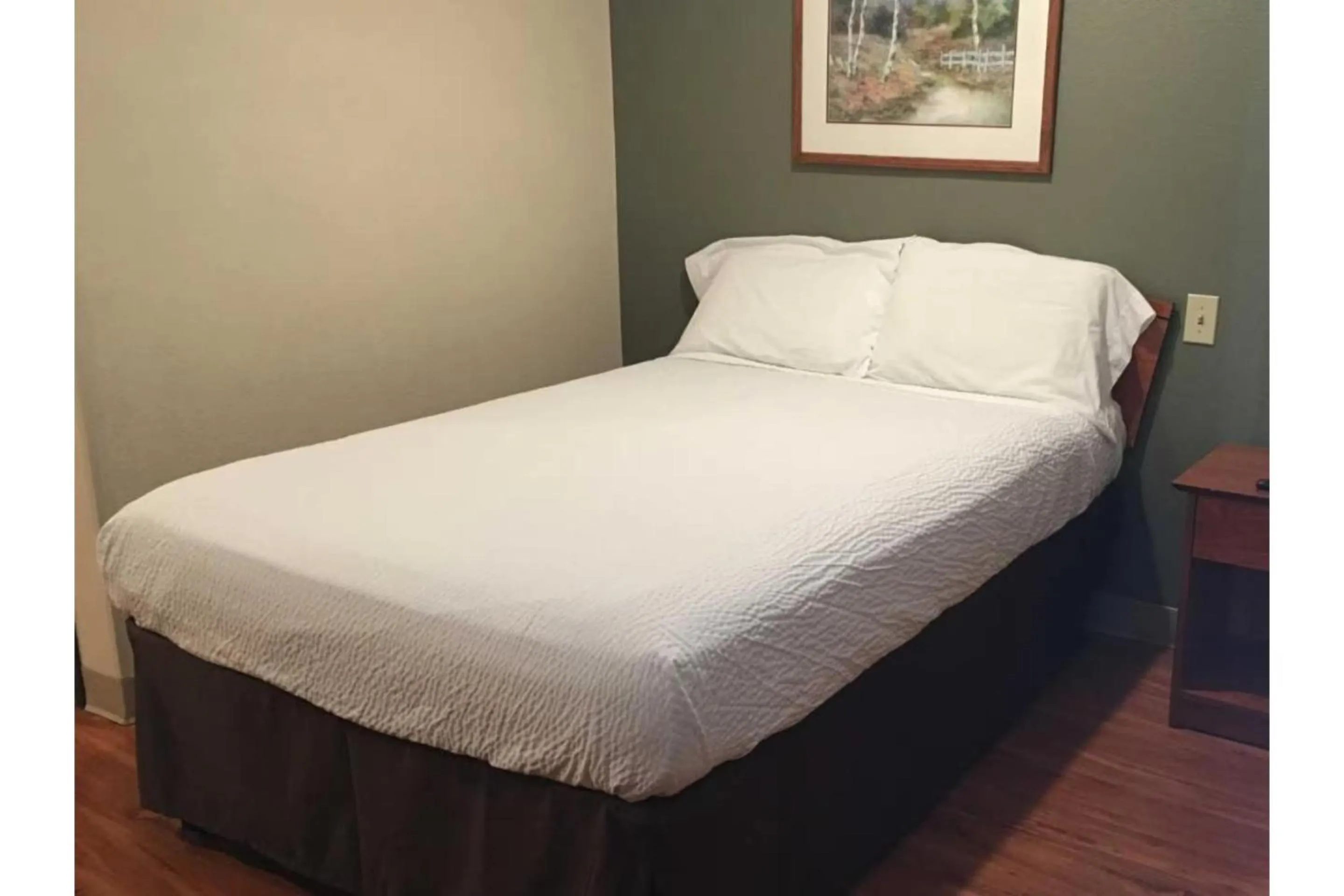 Bedroom, Bed in Studio 6 Extended Stay Birmingham Pelham AL