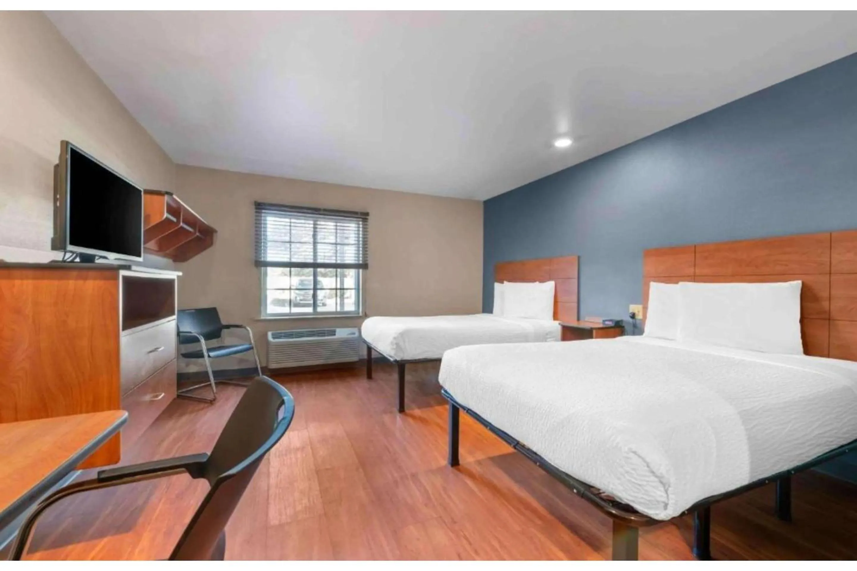 Bedroom, Bed in Studio 6 Extended Stay Birmingham Pelham AL