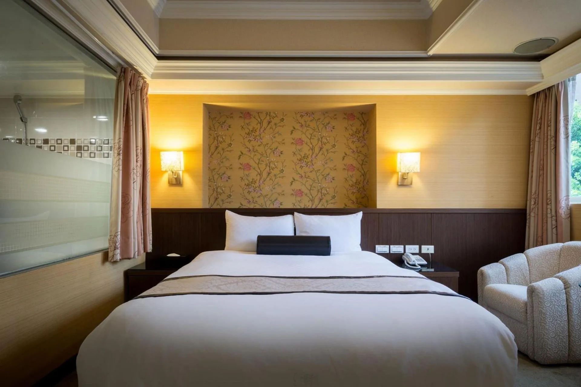 Photo of the whole room, Bed in Good Life Hotel - Shang Hwa