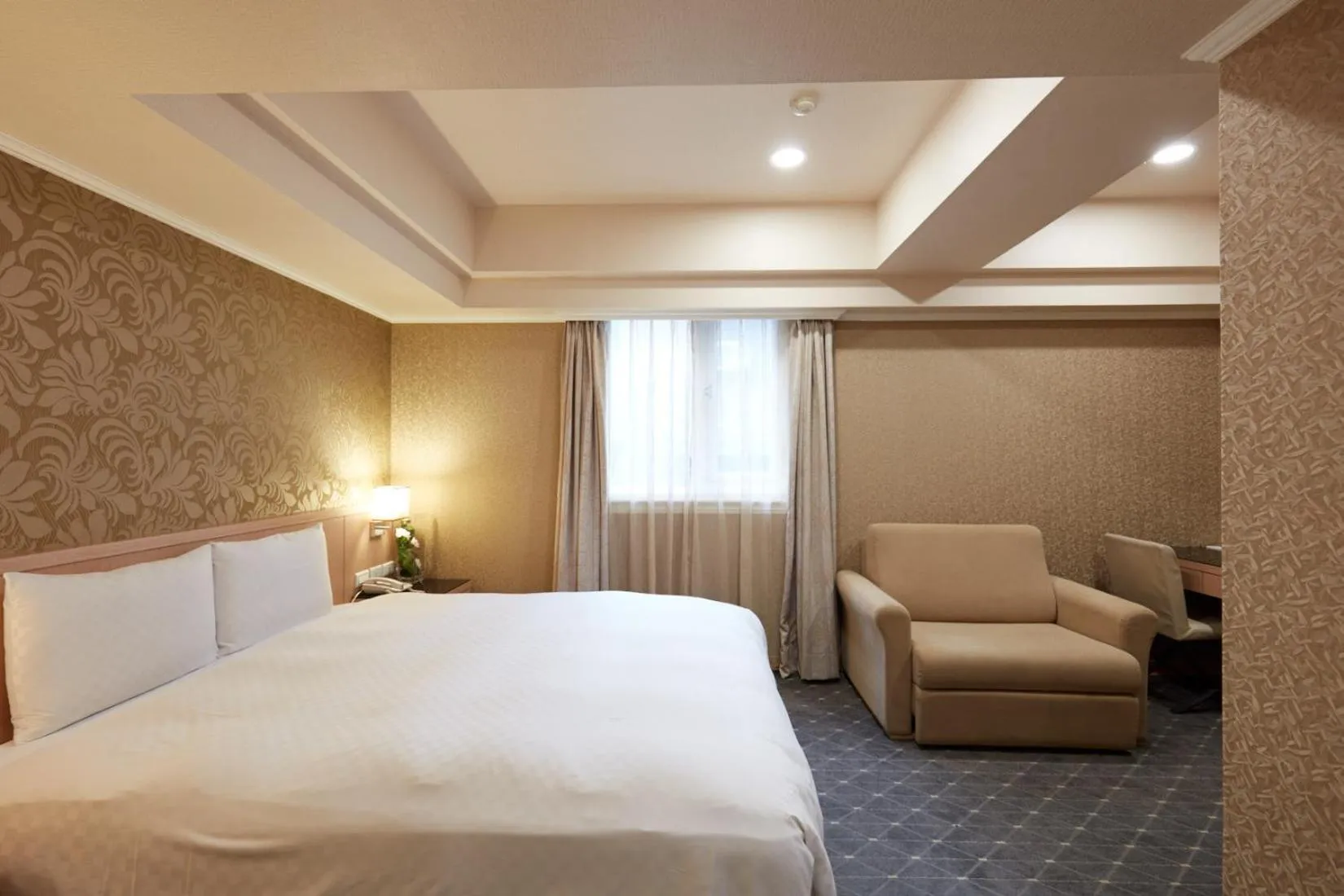 Bed in Good Life Hotel - Shang Hwa