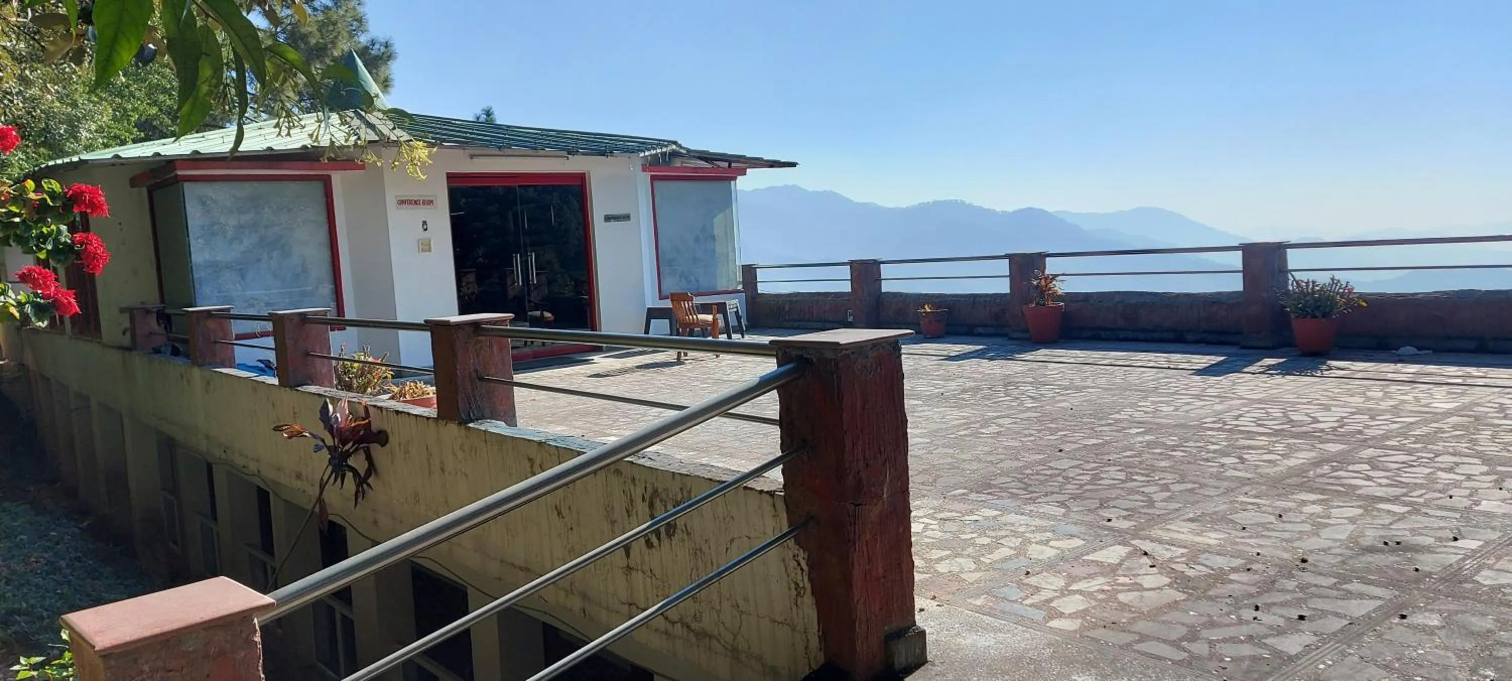 Nightclub / DJ in Blue Pine Resort