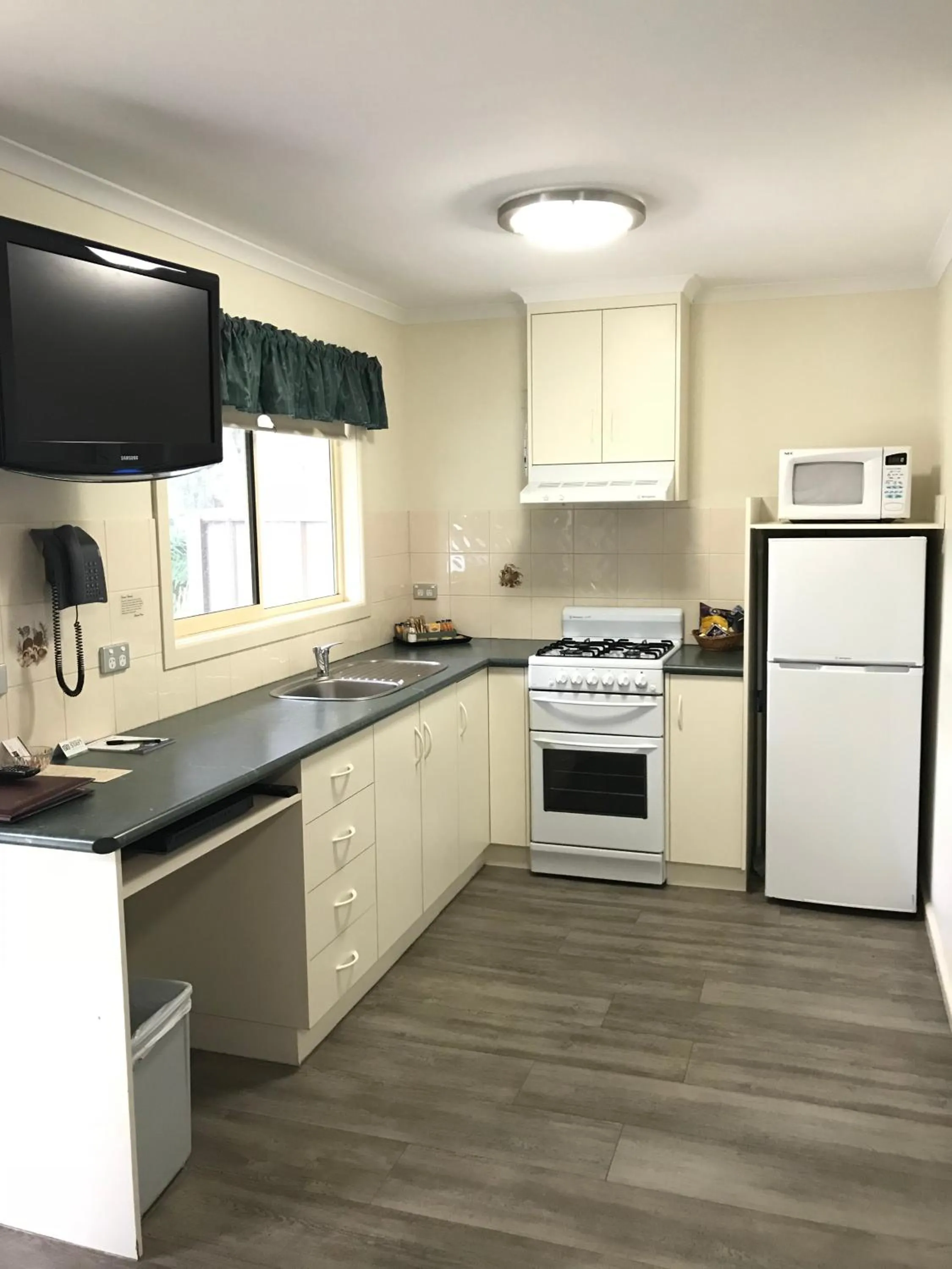 Sportsmans Motor Inn